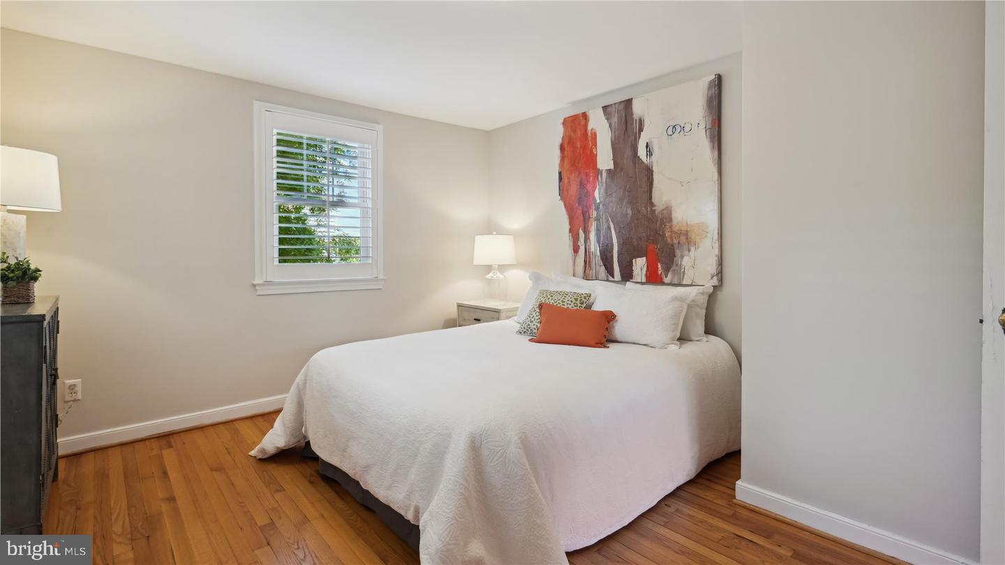 960 Patrick Henry Dr