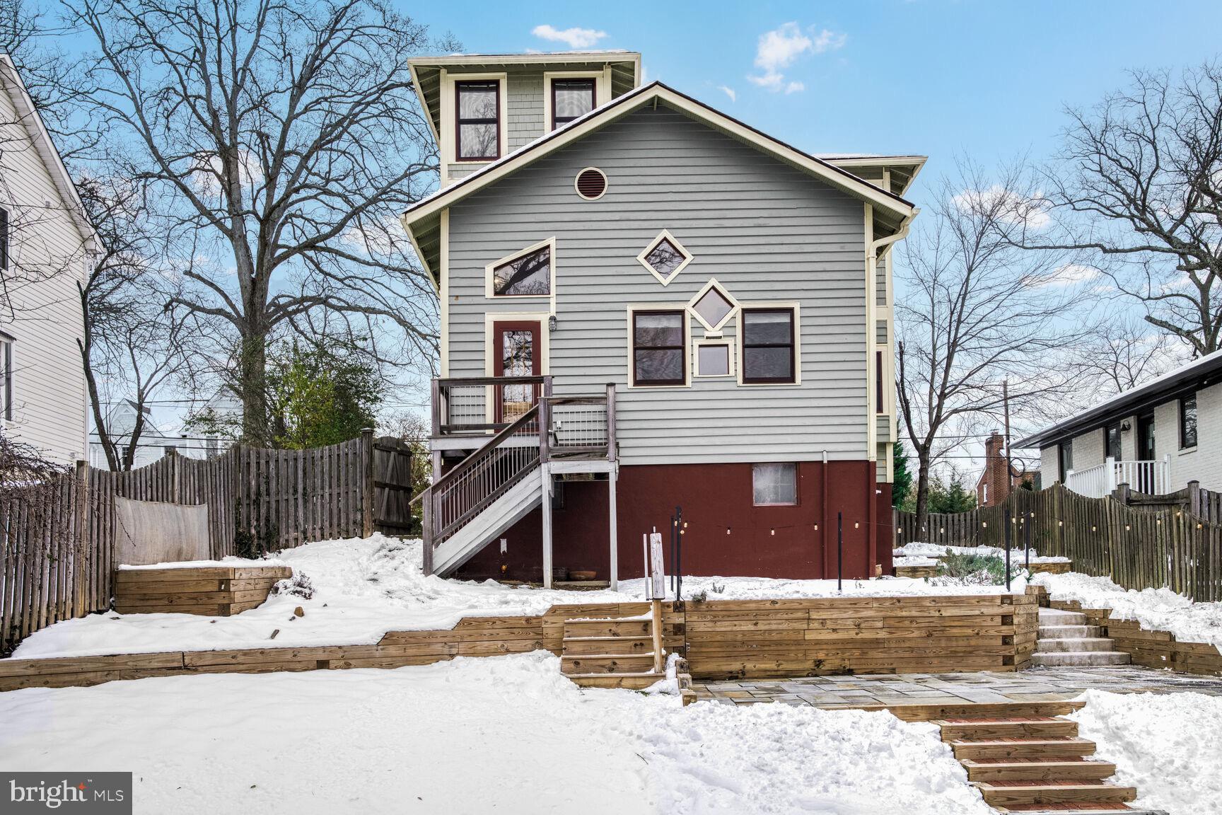 1708 N Stafford St N