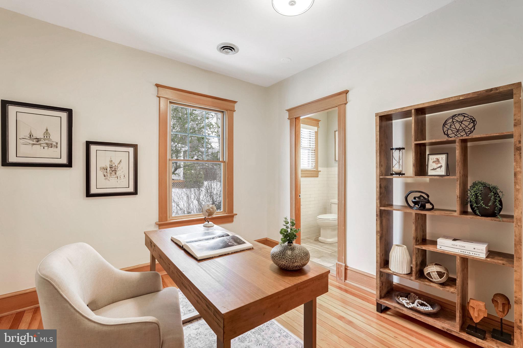 1708 N Stafford St N