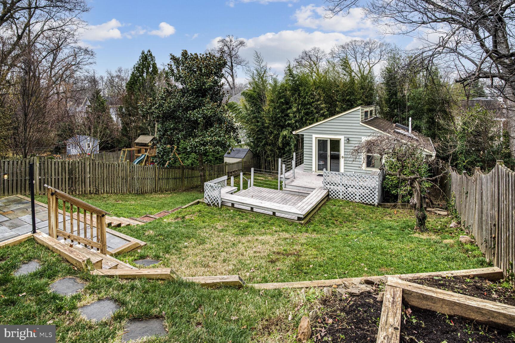 1708 N Stafford St N