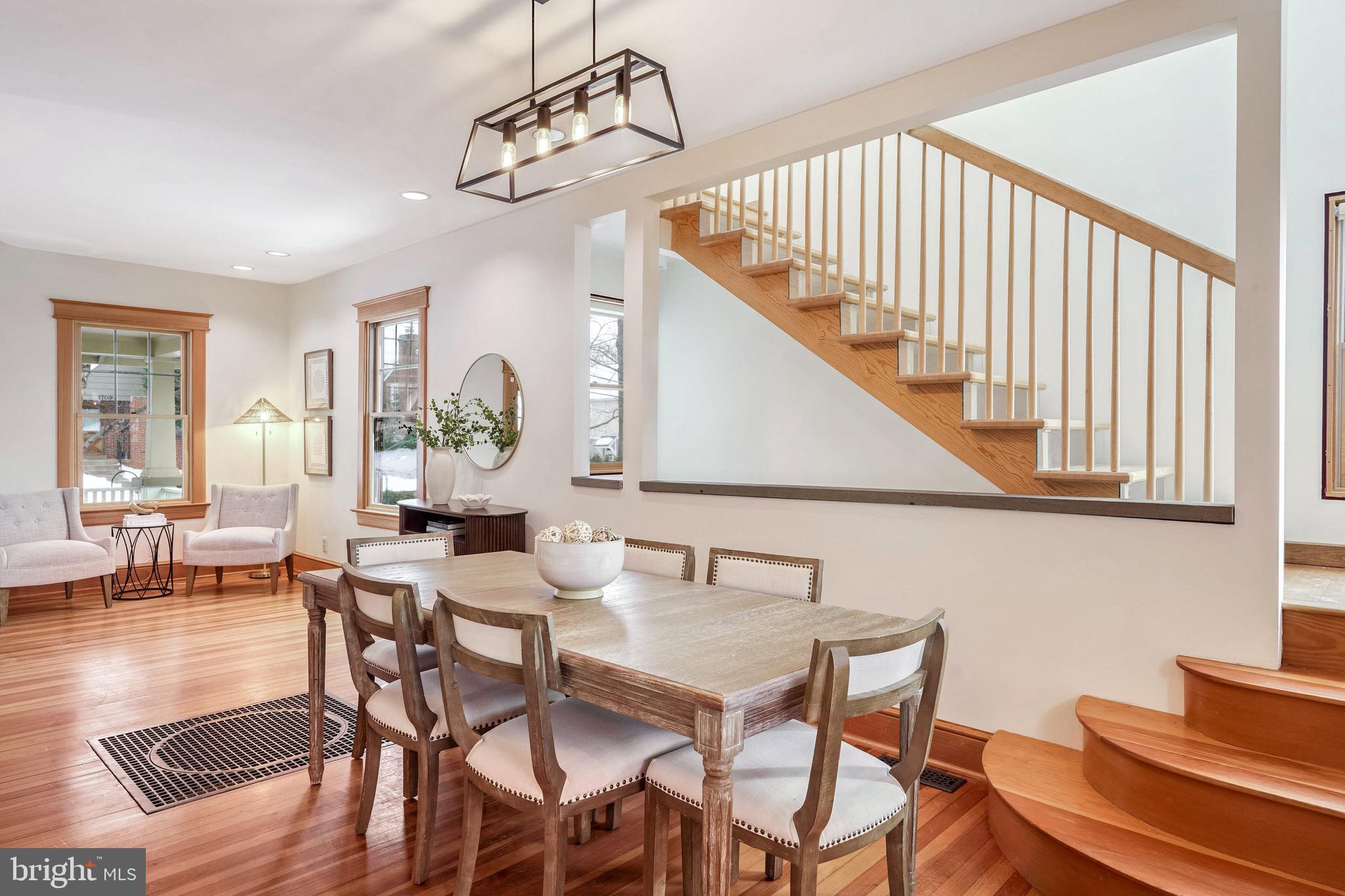 1708 N Stafford St N