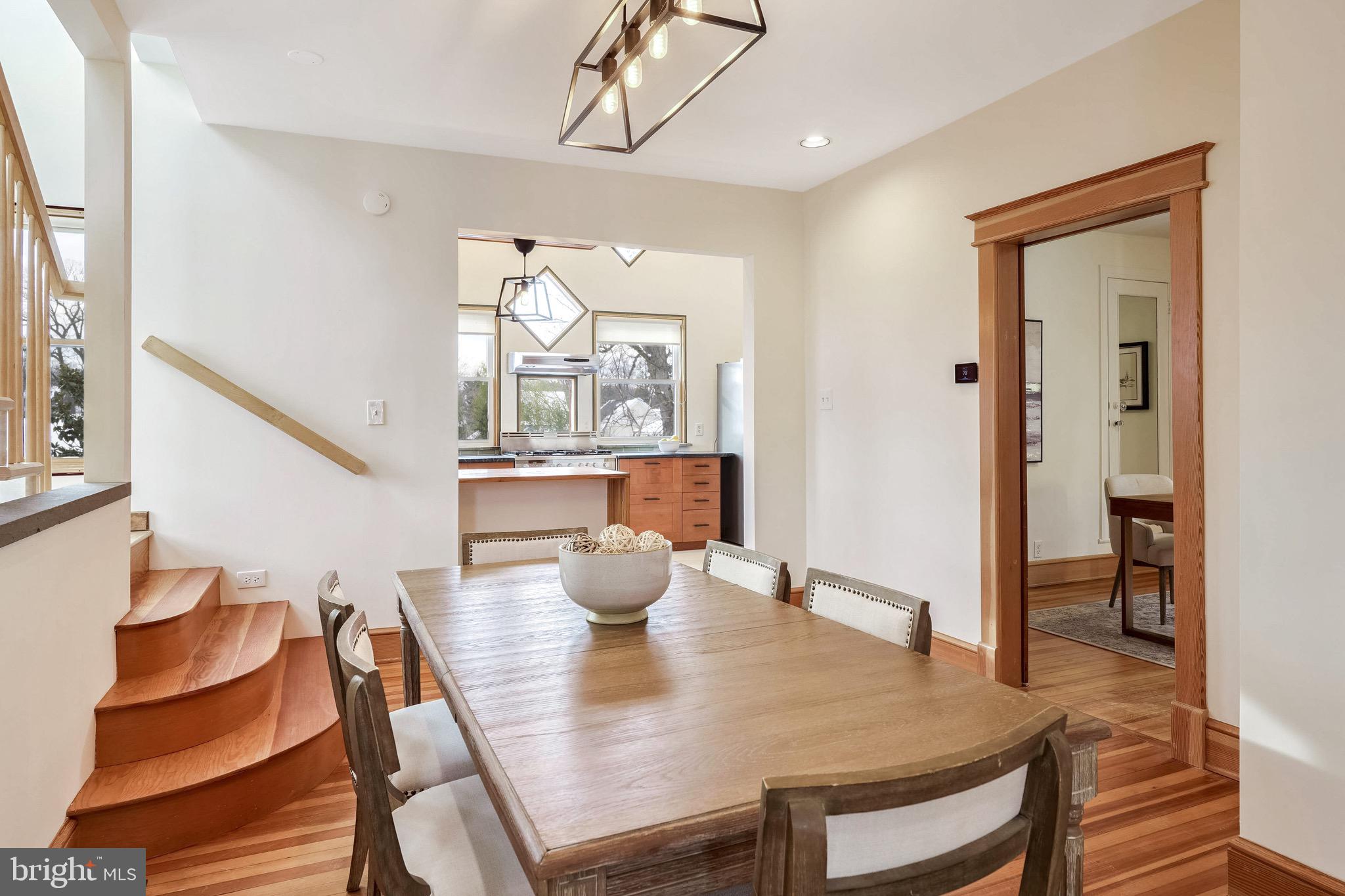 1708 N Stafford St N