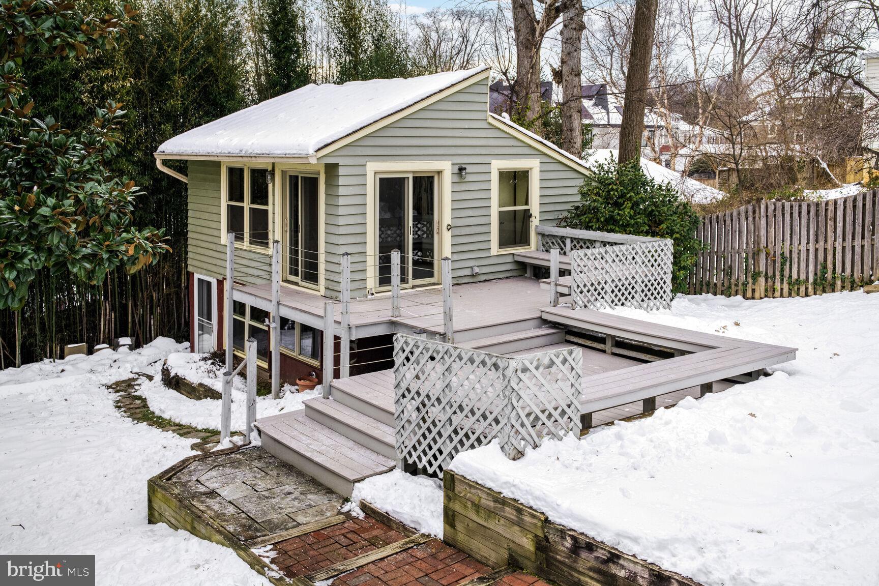 1708 N Stafford St N