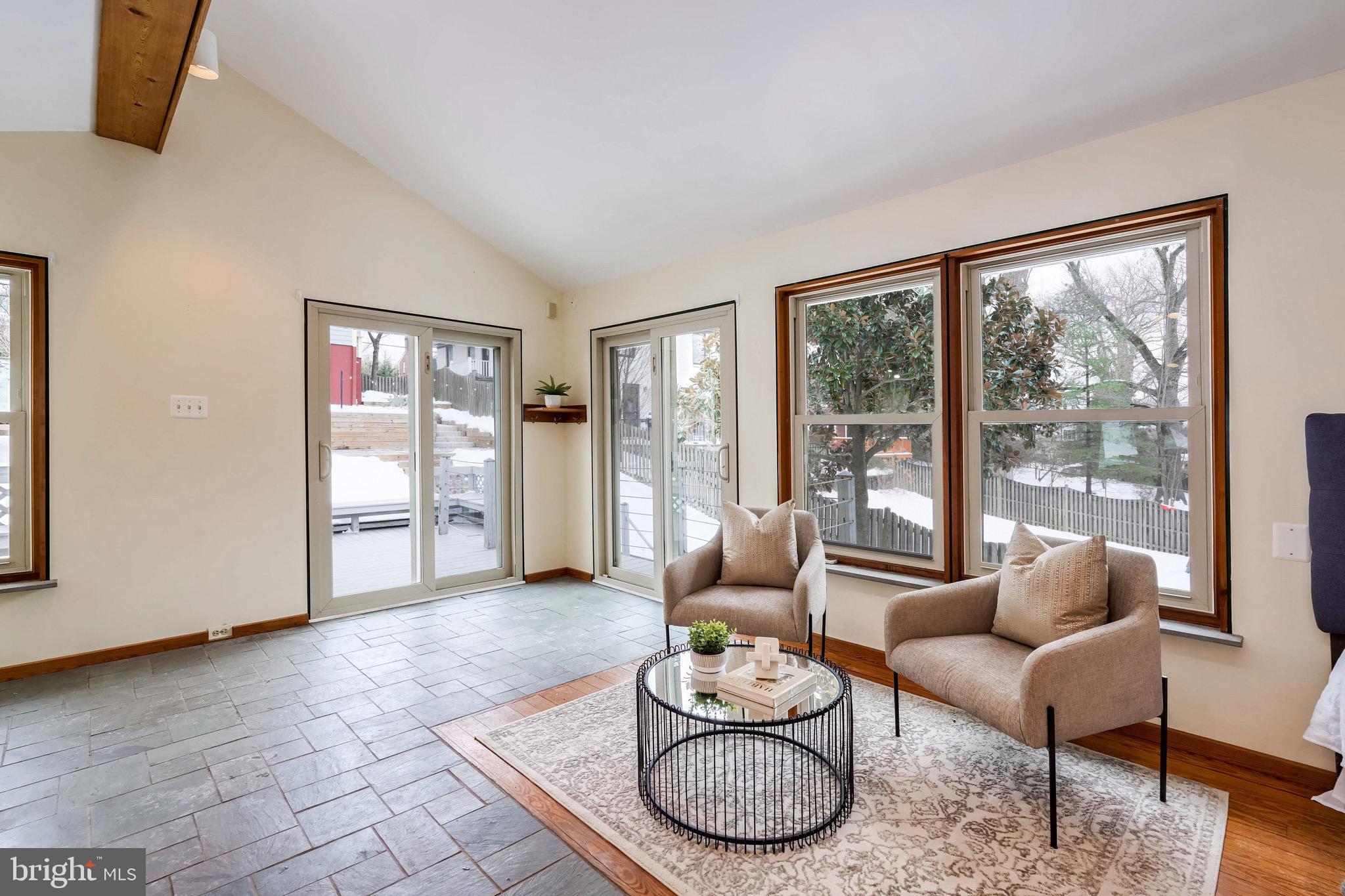 1708 N Stafford St N