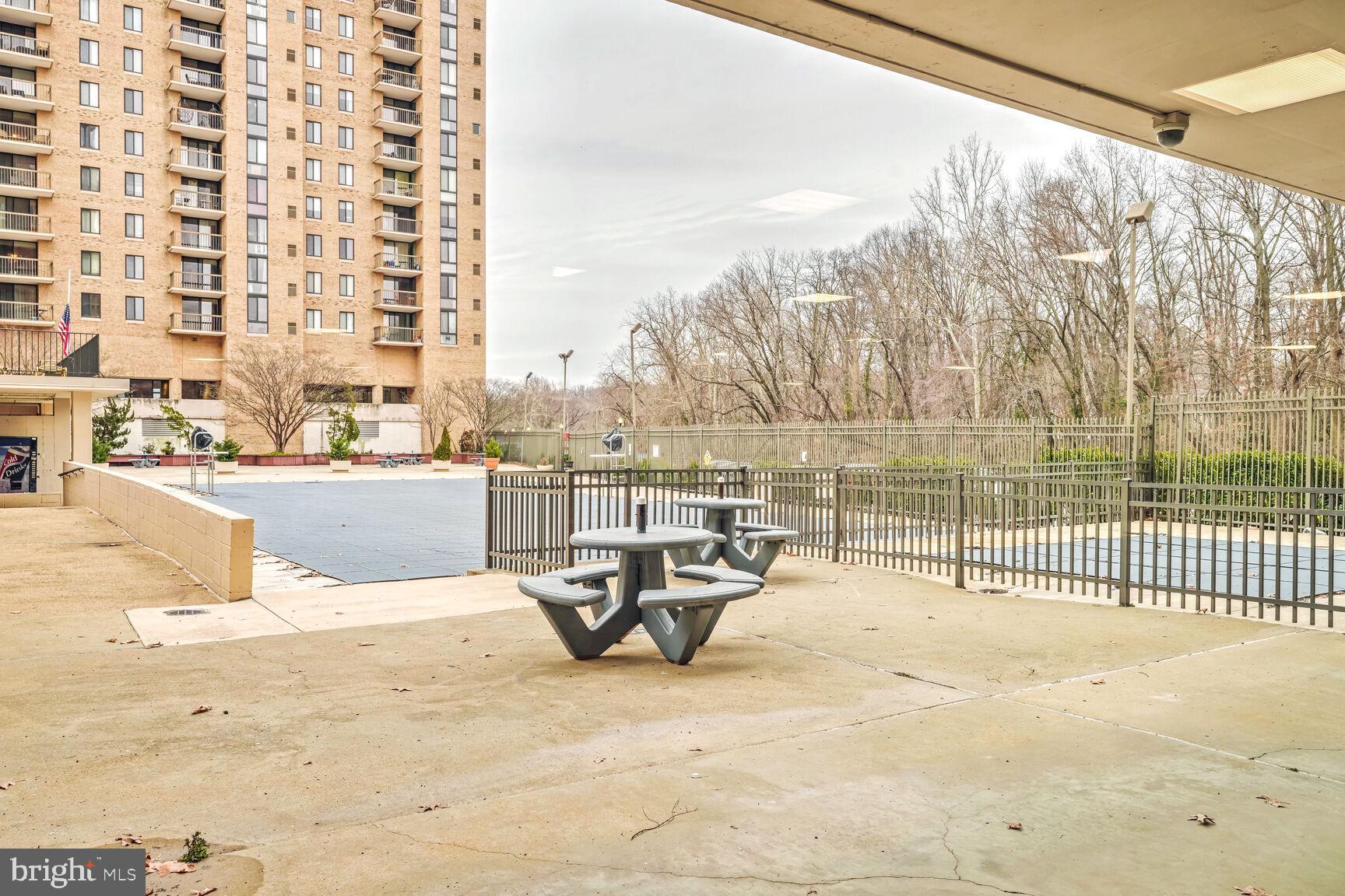 4600 S Four Mile Run Dr S #1022