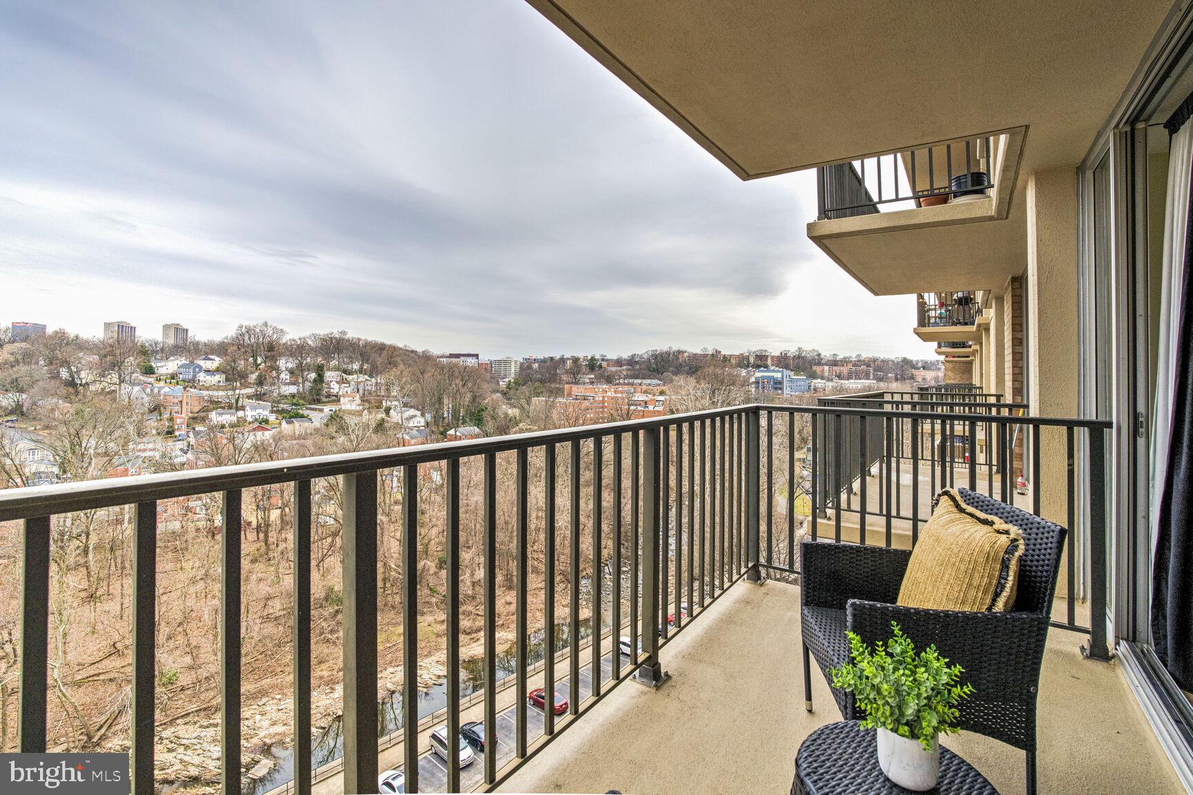 4600 S Four Mile Run Dr S #1022