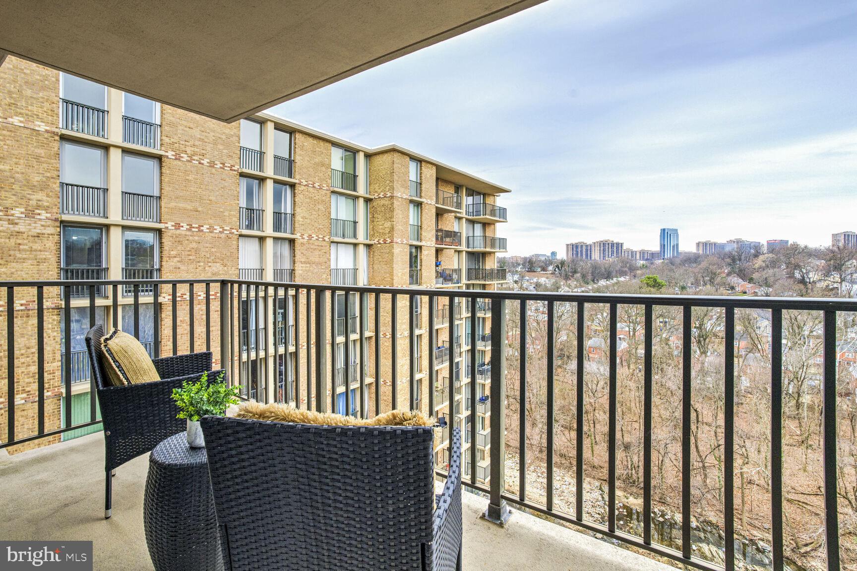 4600 S Four Mile Run Dr S #1022