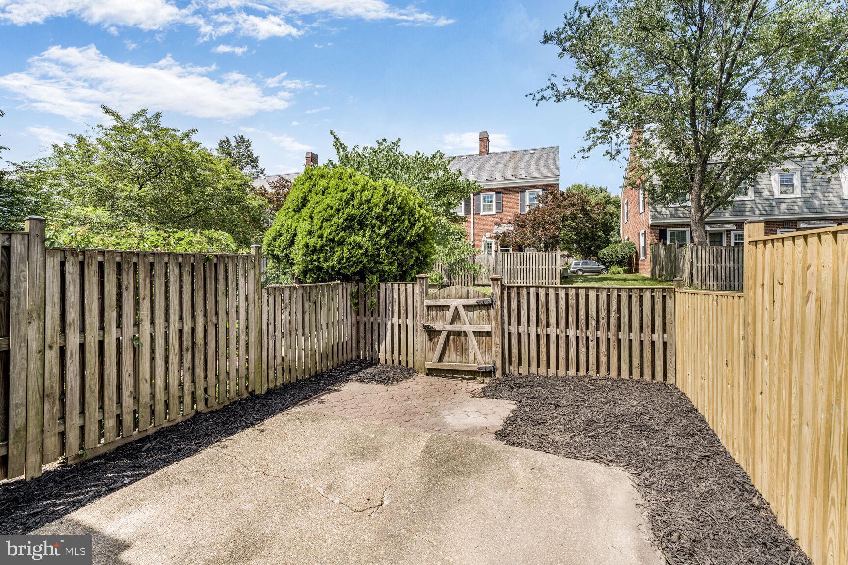 3465 S Wakefield St S