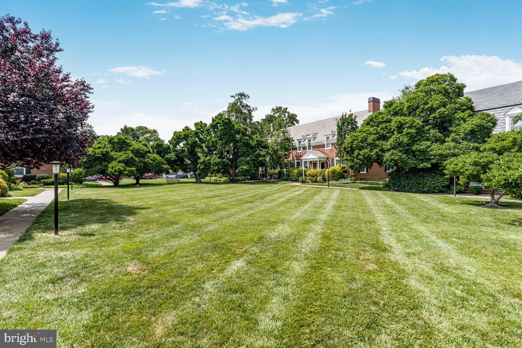 3465 S Wakefield St S