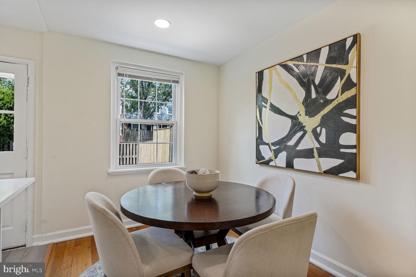 3465 S Wakefield St S