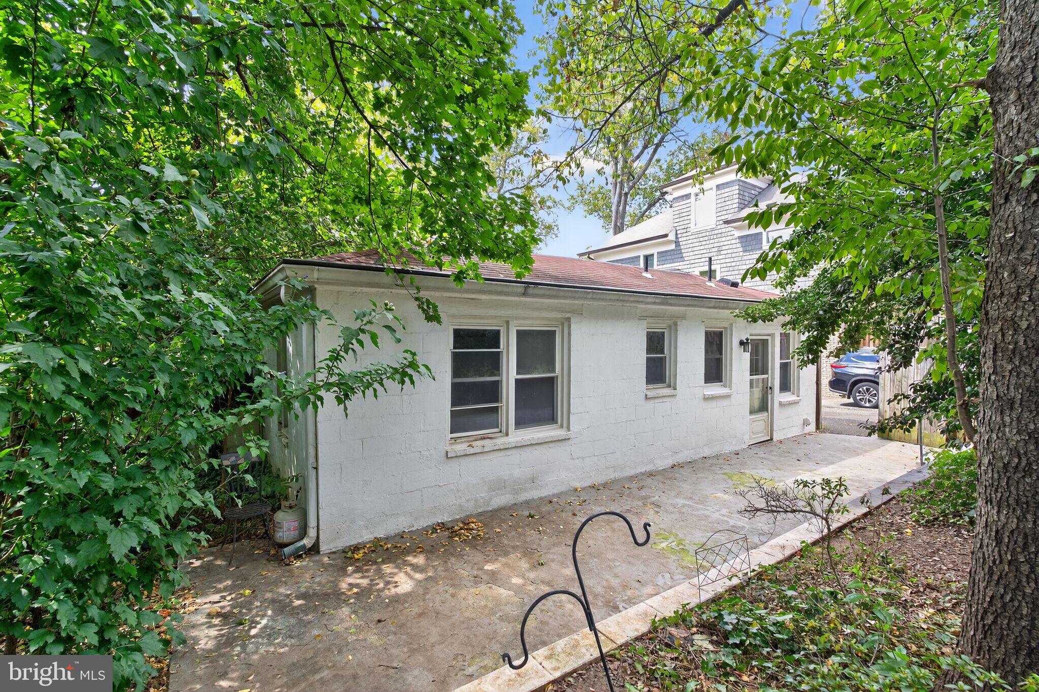 1801 N TAYLOR STREET