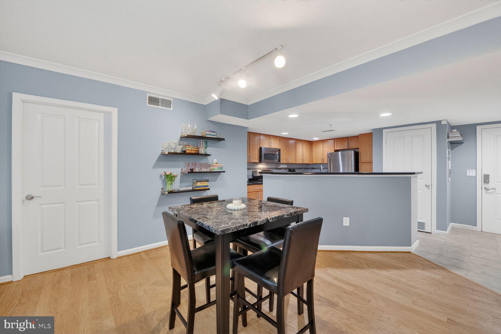 2220 FAIRFAX DRIVE 707