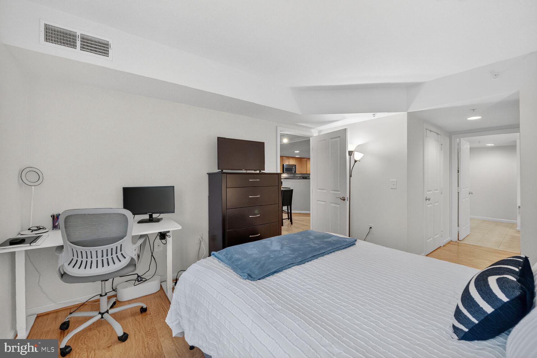 2220 FAIRFAX DRIVE 707