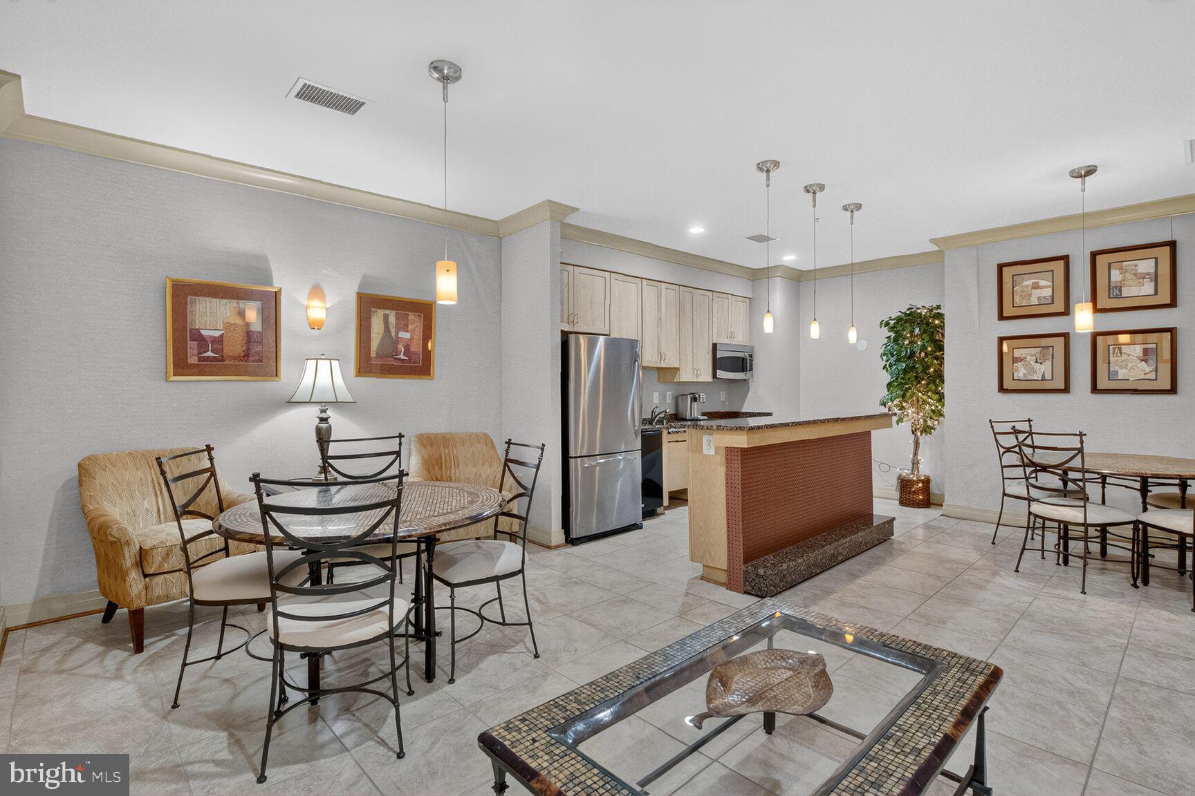 2220 FAIRFAX DRIVE 707