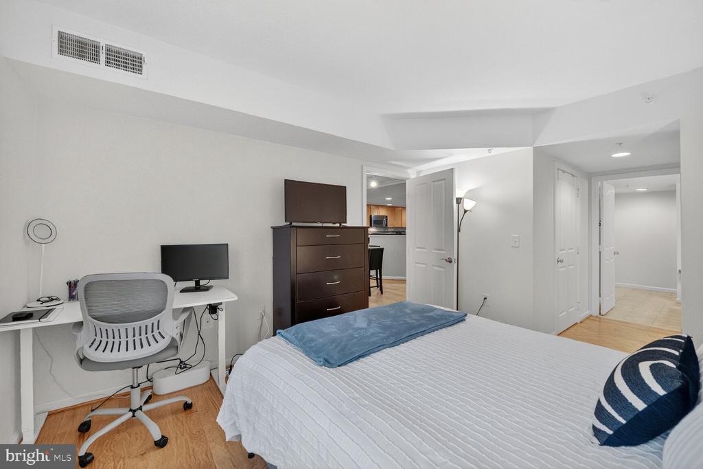 2220 FAIRFAX DRIVE 707