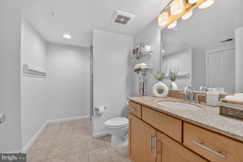 2220 FAIRFAX DRIVE 707