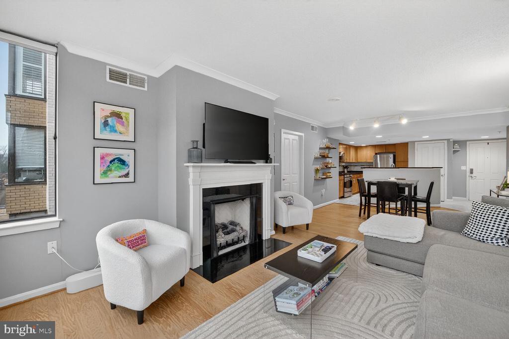 2220 FAIRFAX DRIVE 707