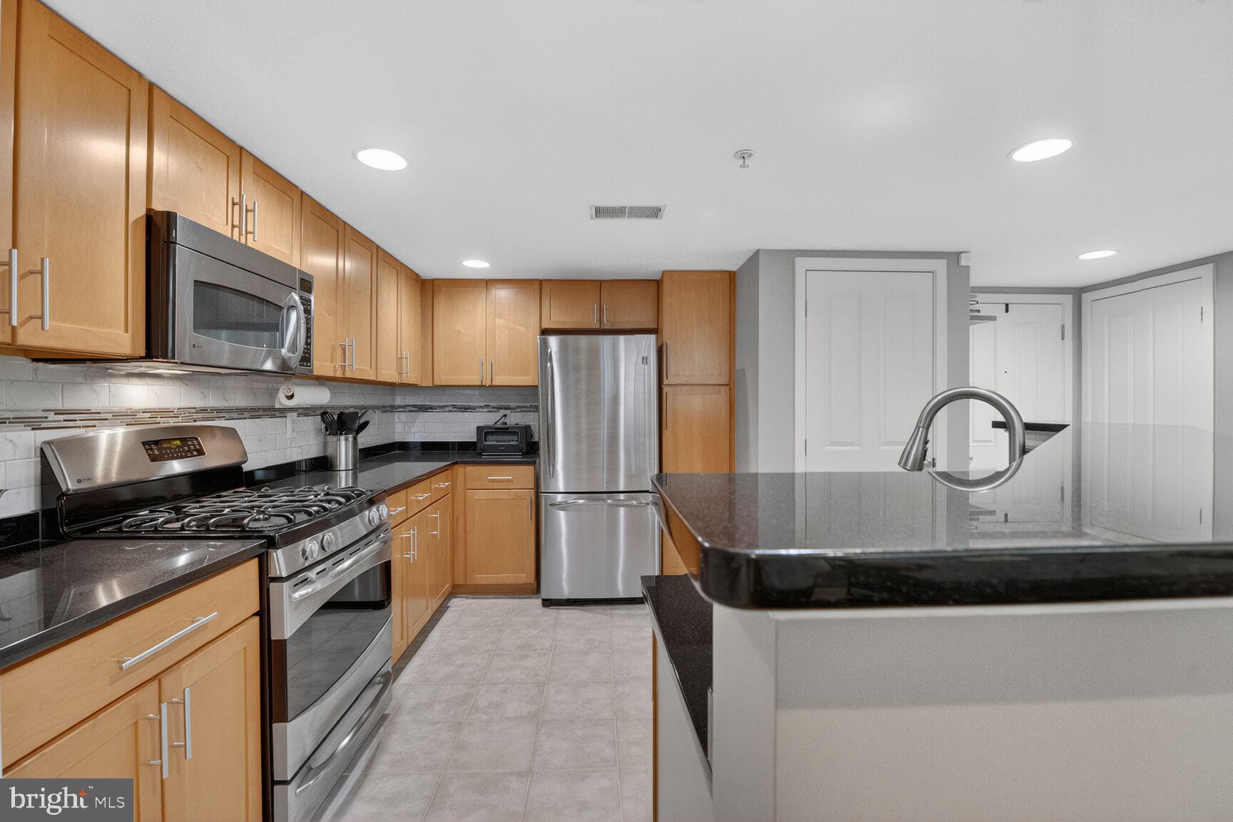 2220 FAIRFAX DRIVE 707