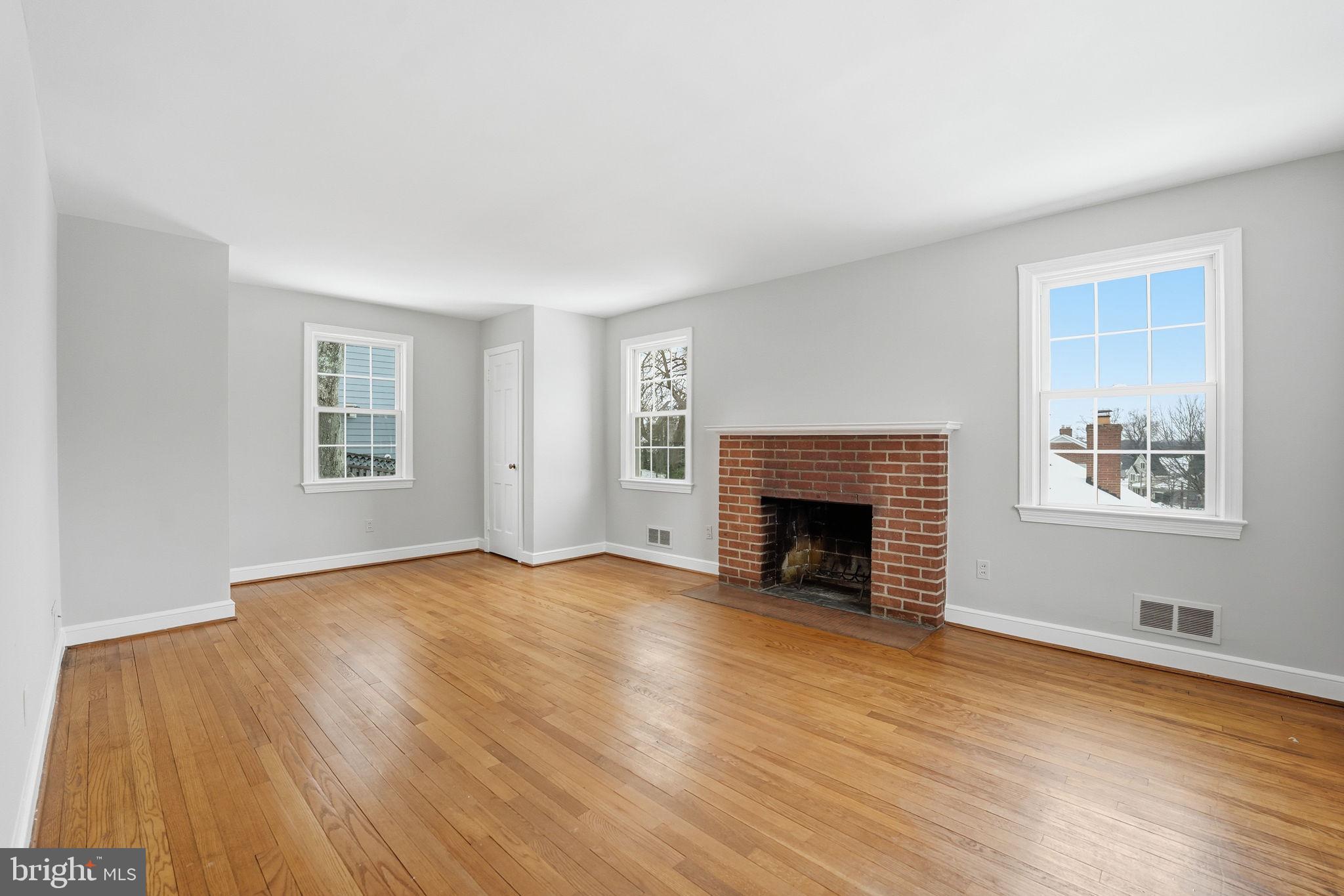 2127 PATRICK HENRY DRIVE