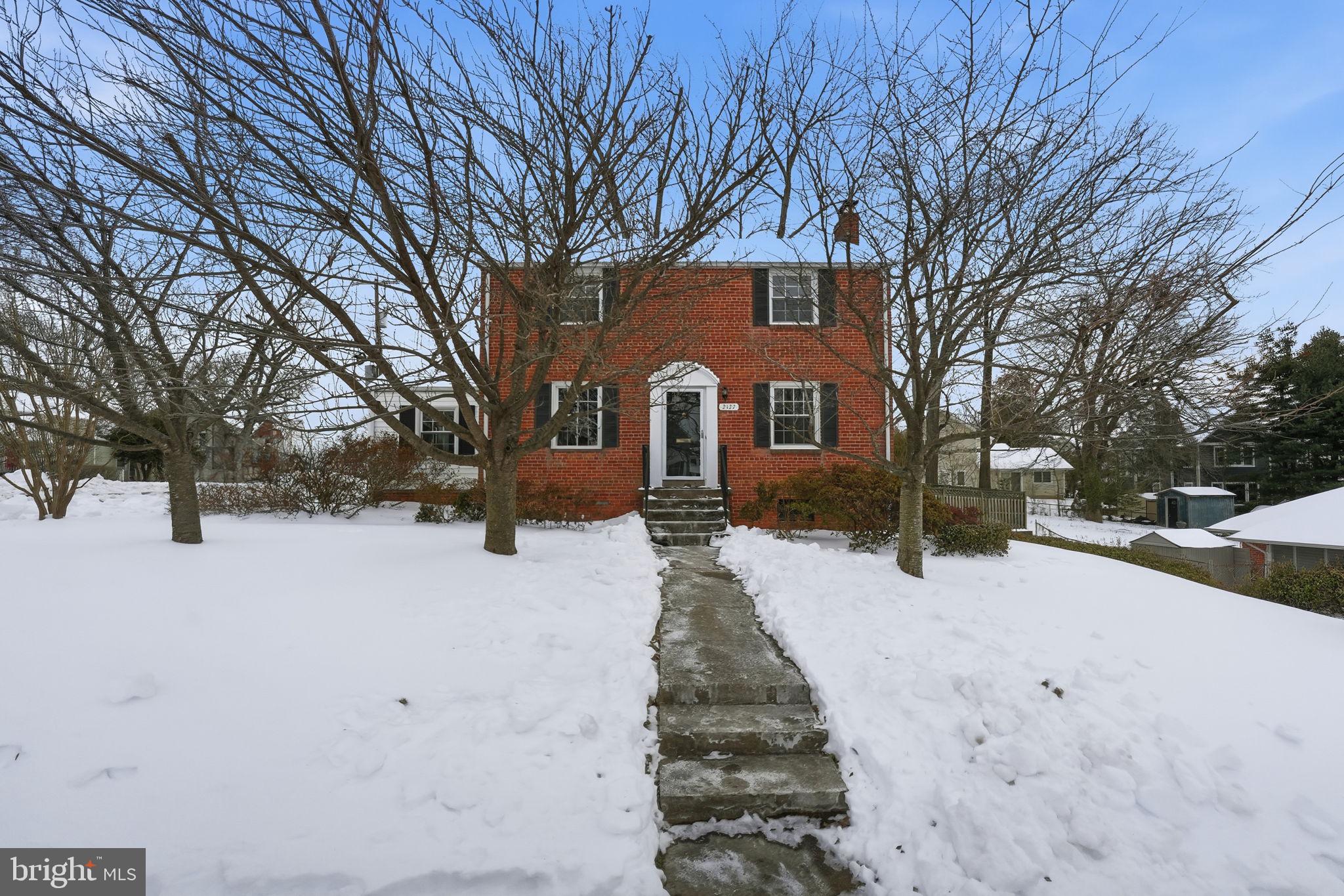 2127 PATRICK HENRY DRIVE