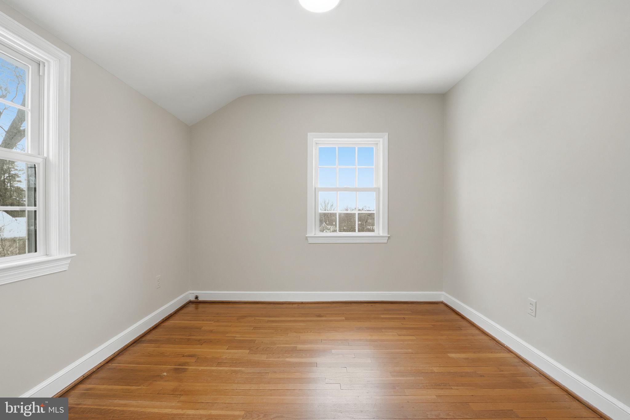 2127 PATRICK HENRY DRIVE