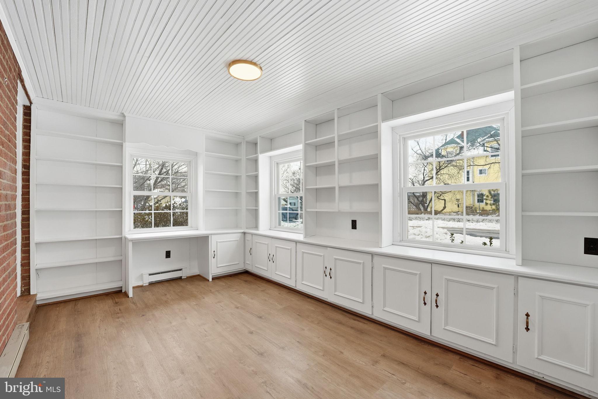 2127 PATRICK HENRY DRIVE