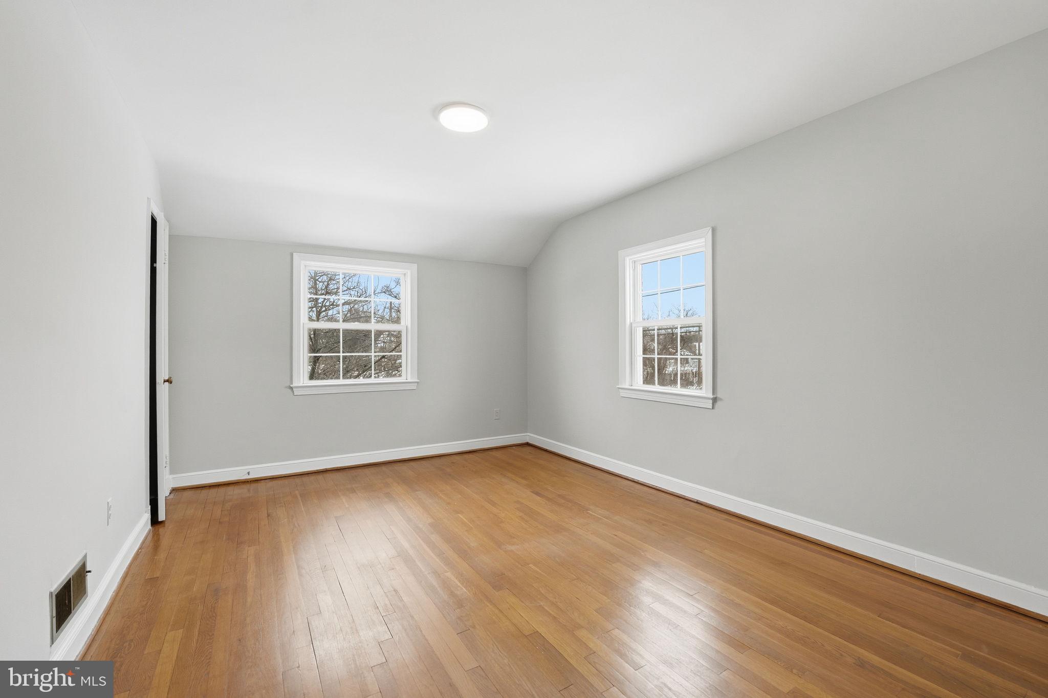 2127 PATRICK HENRY DRIVE