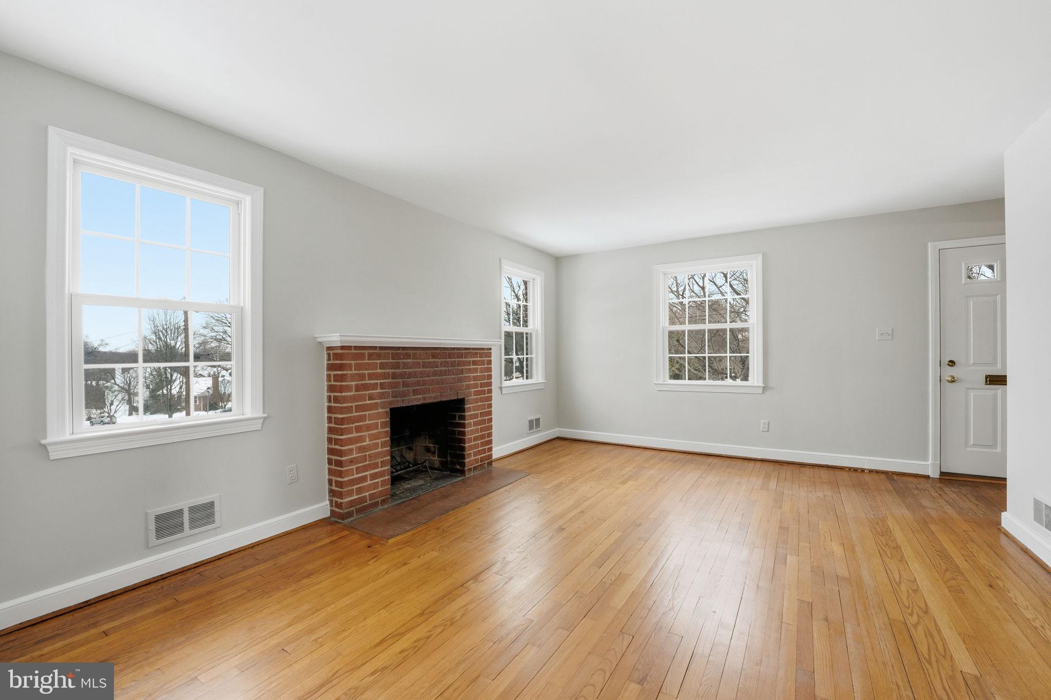 2127 PATRICK HENRY DRIVE