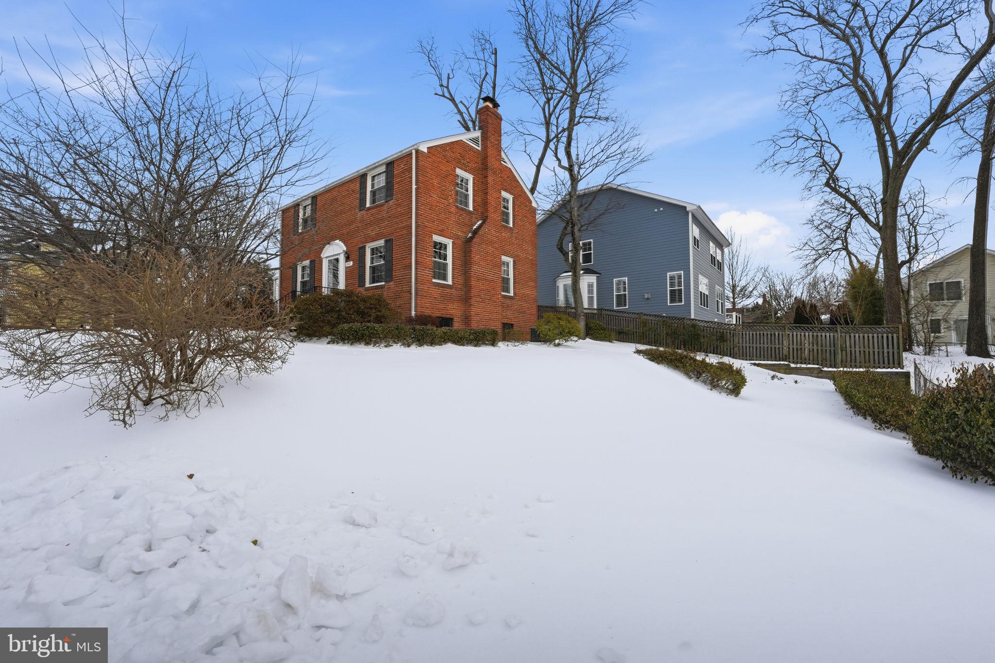 2127 PATRICK HENRY DRIVE