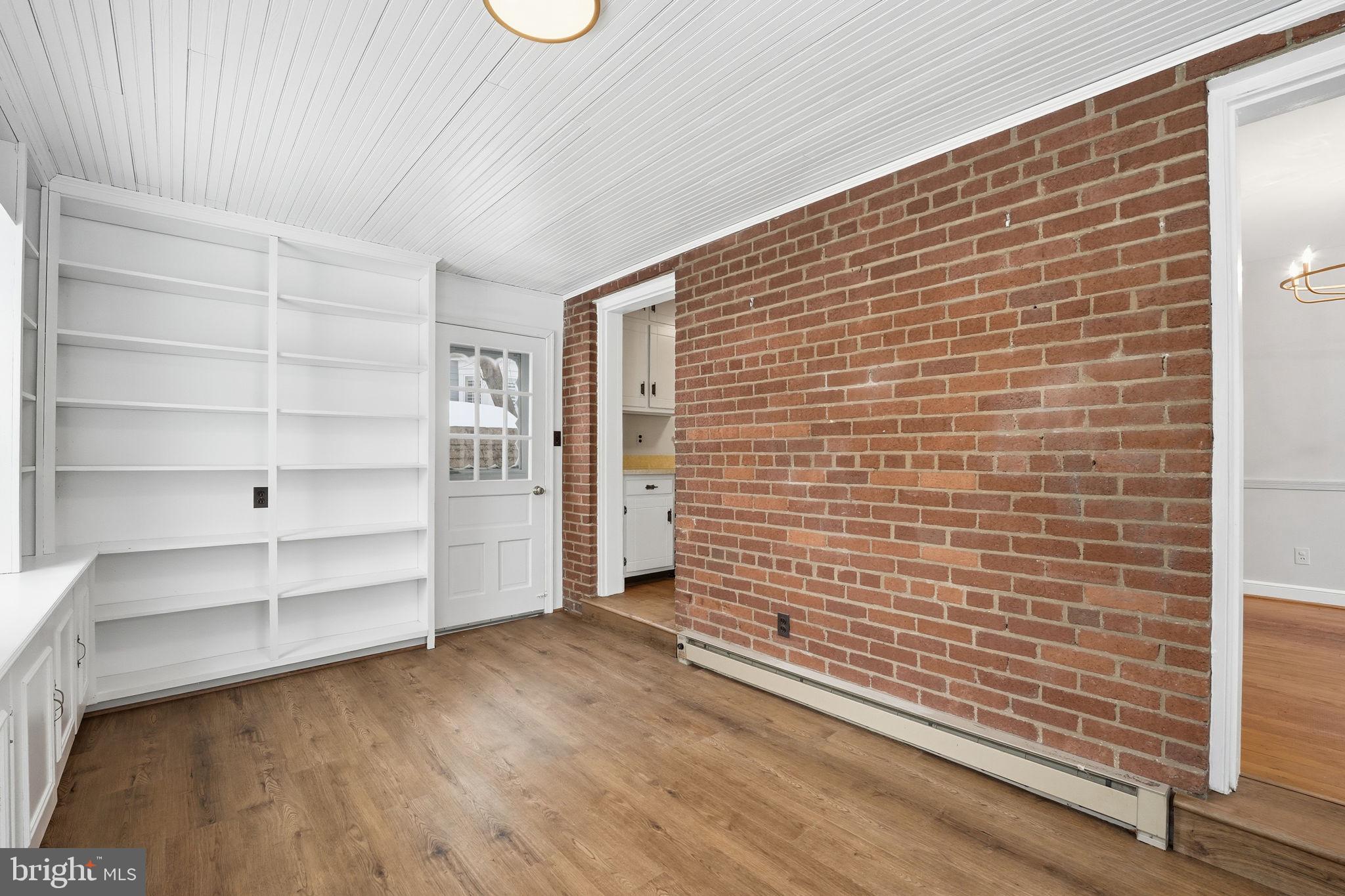 2127 PATRICK HENRY DRIVE