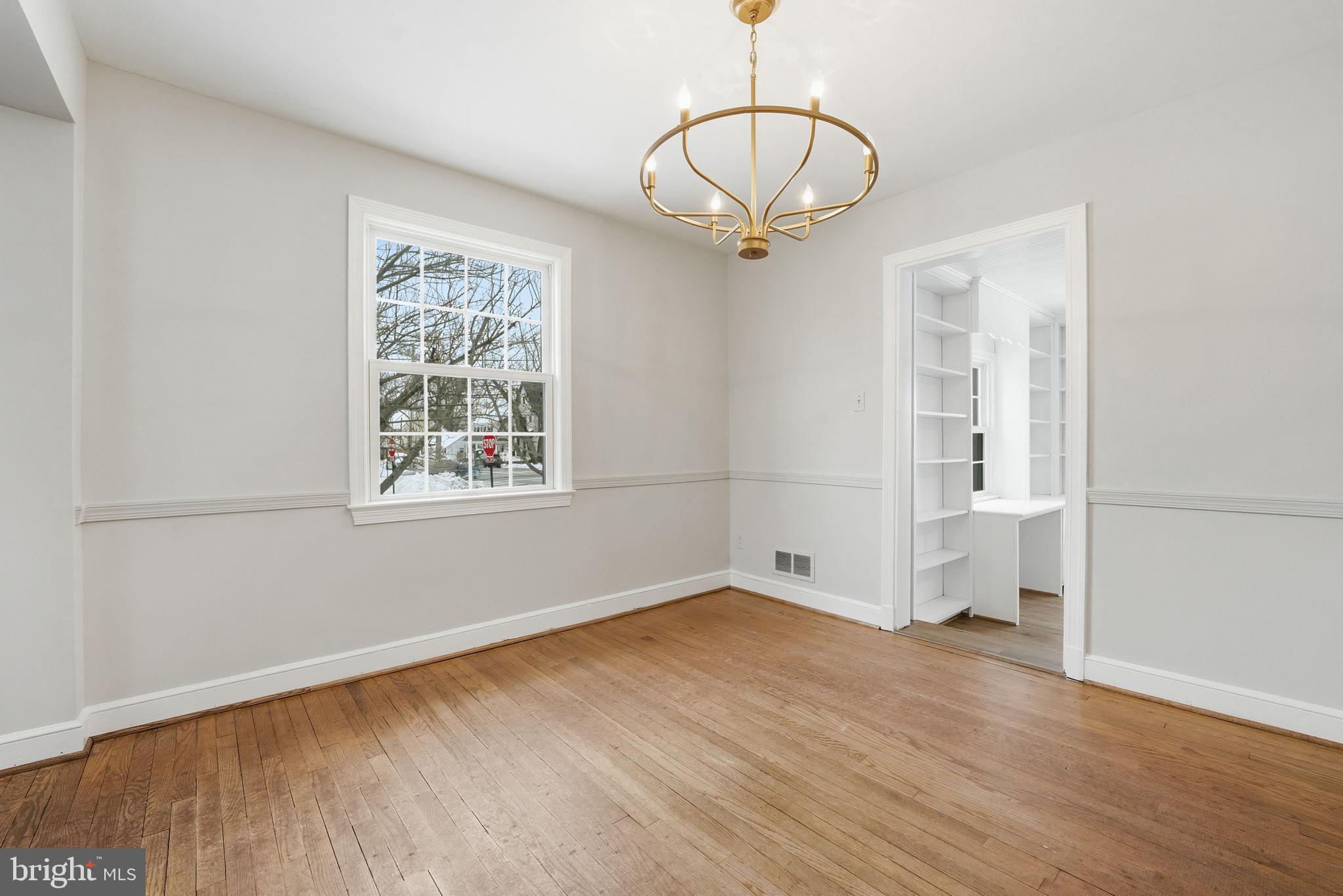 2127 PATRICK HENRY DRIVE