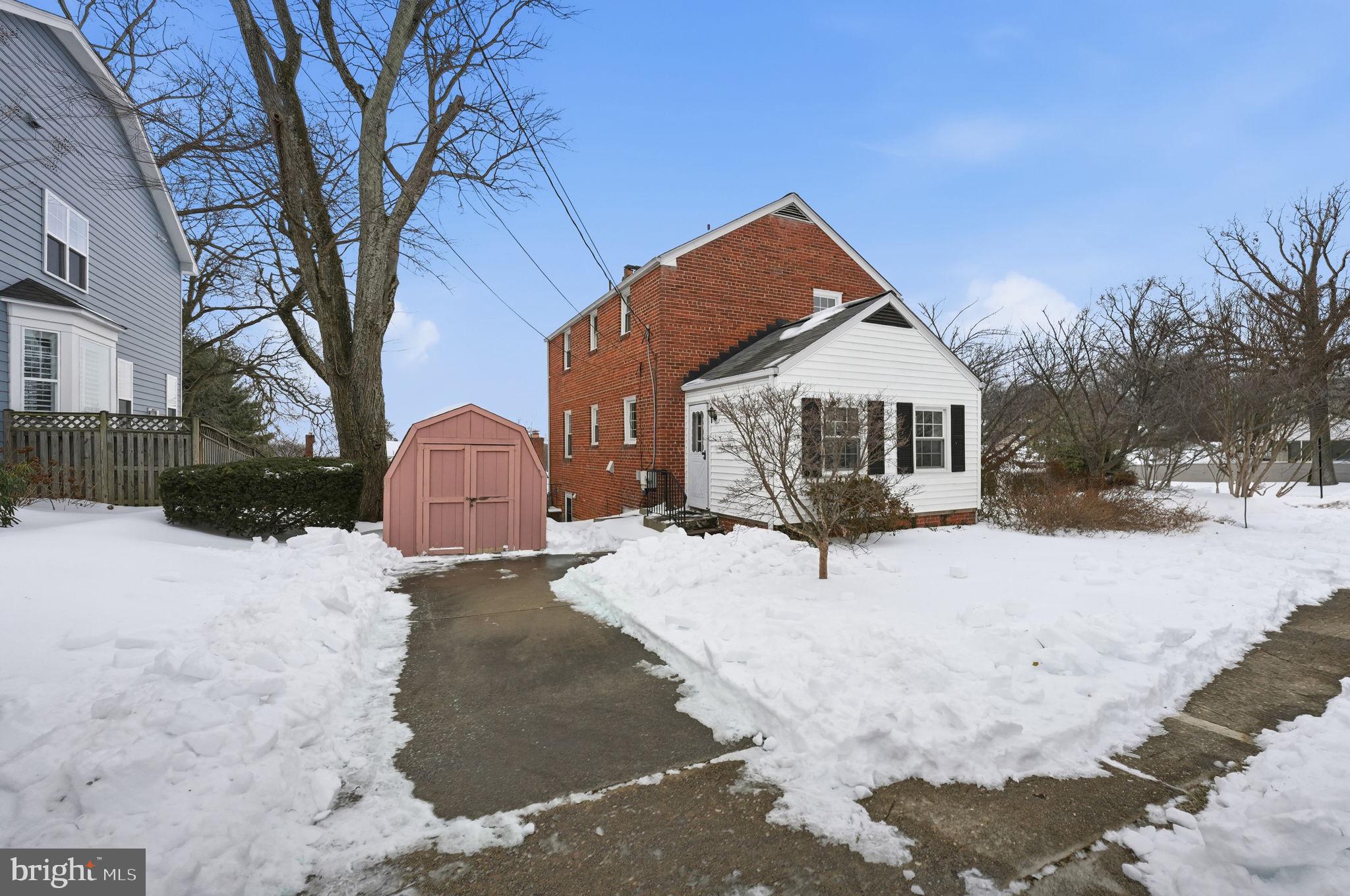 2127 PATRICK HENRY DRIVE