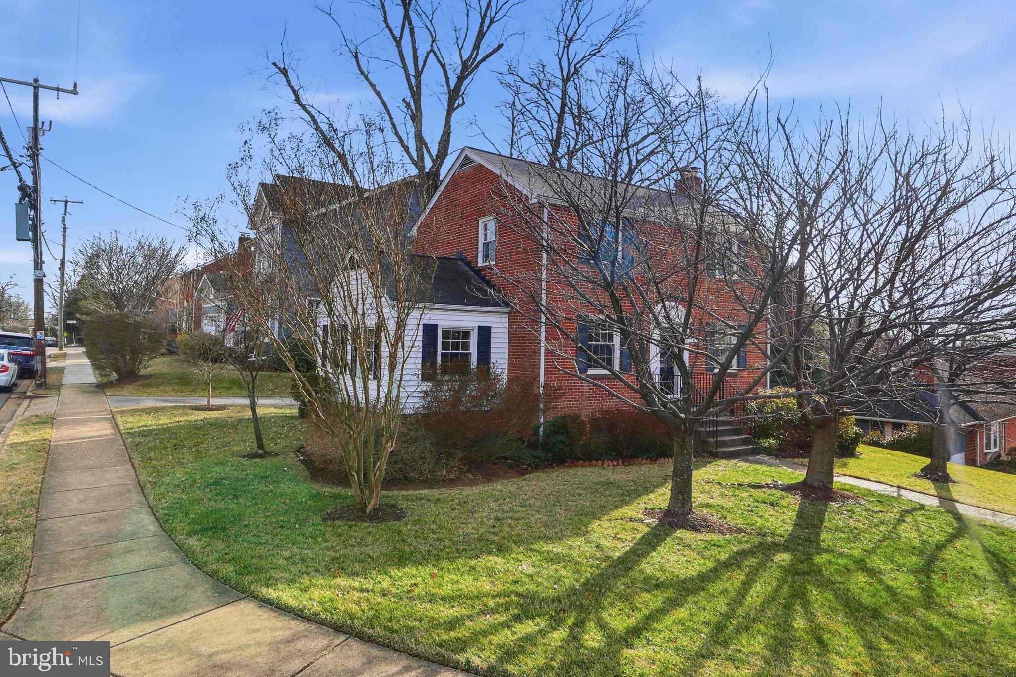 2127 PATRICK HENRY DRIVE