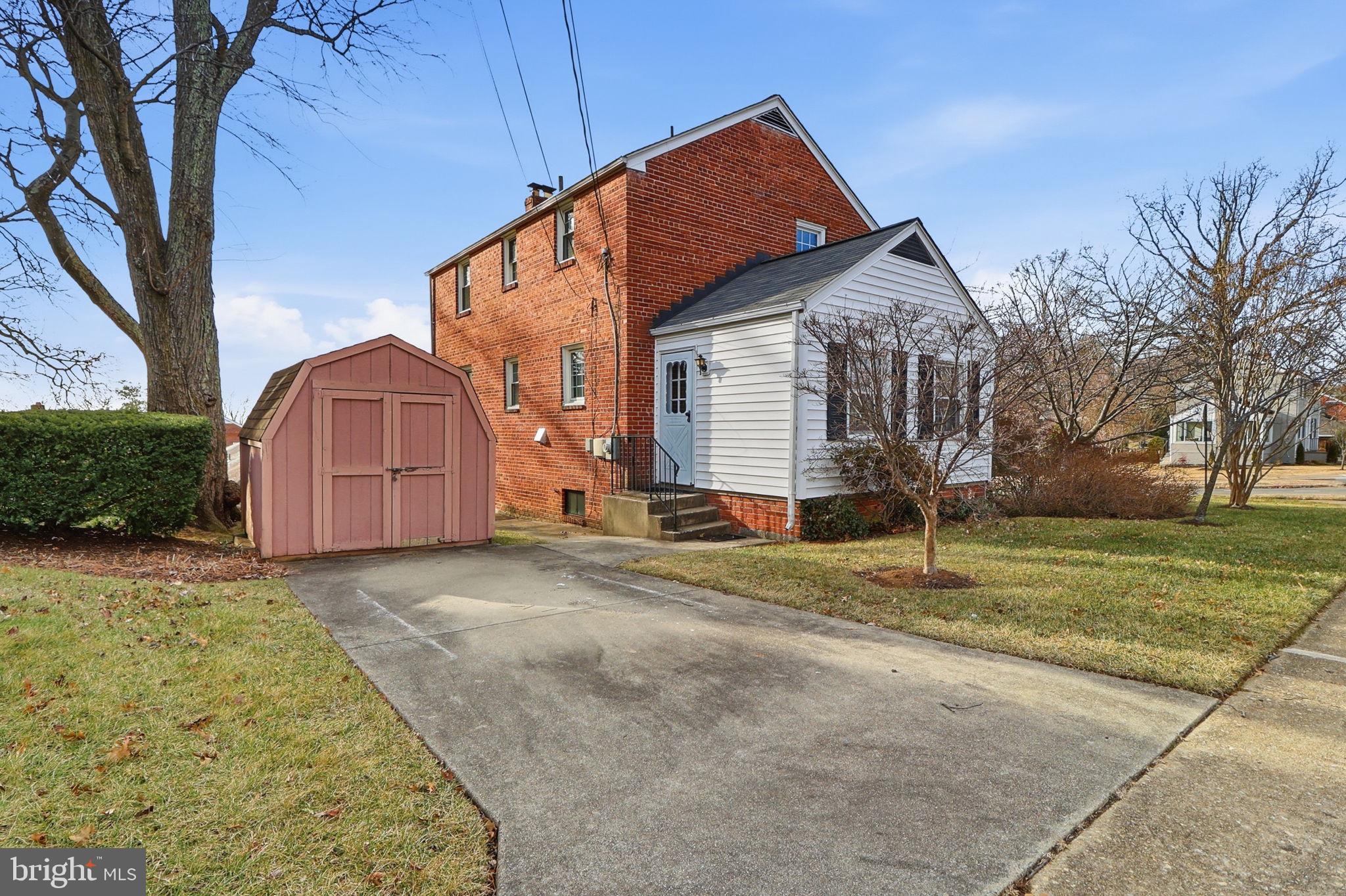 2127 PATRICK HENRY DRIVE