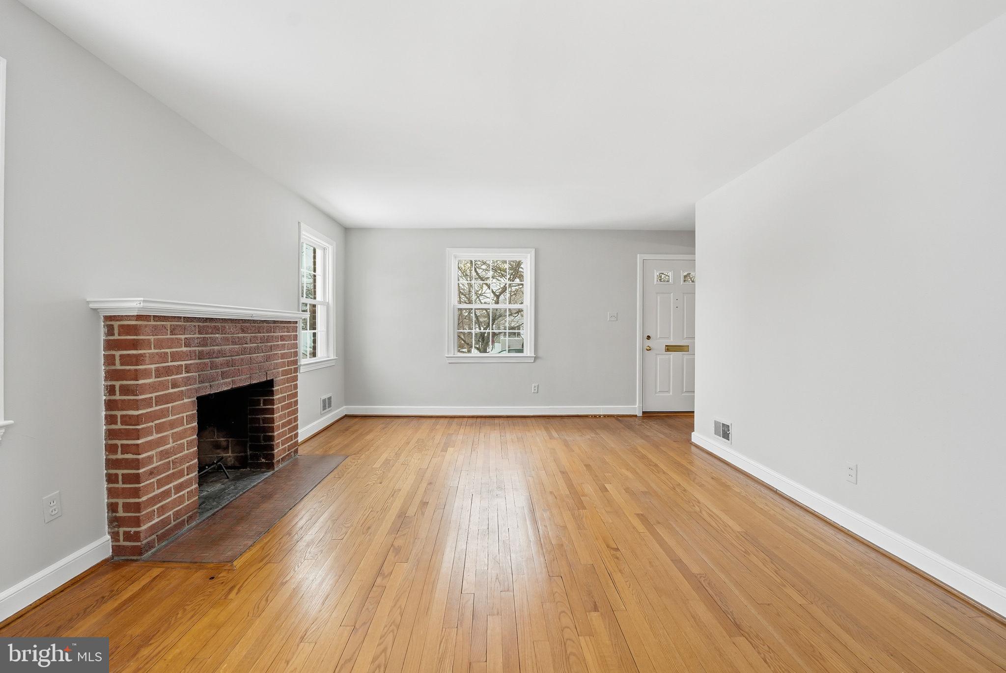 2127 PATRICK HENRY DRIVE