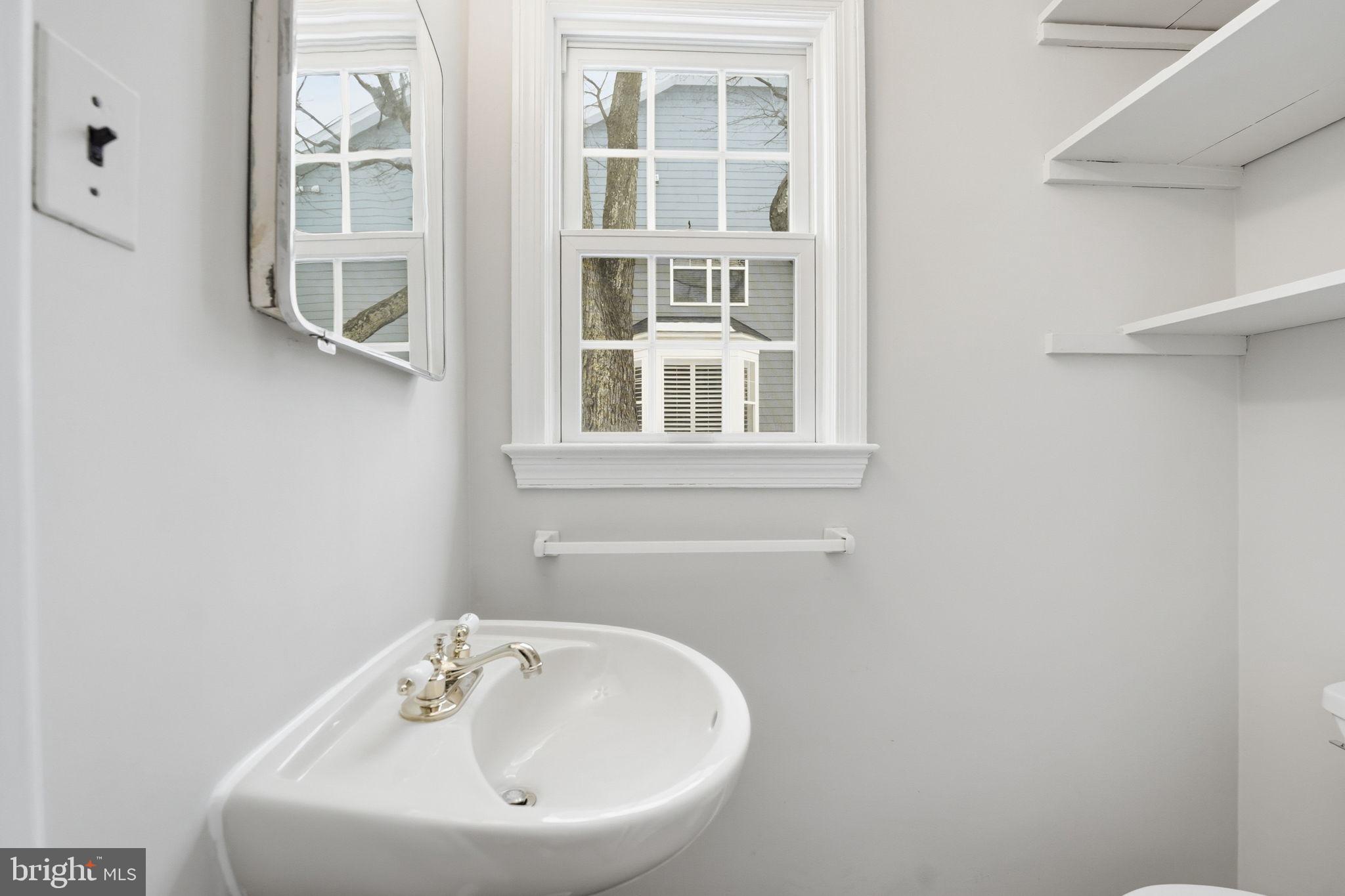 2127 PATRICK HENRY DRIVE