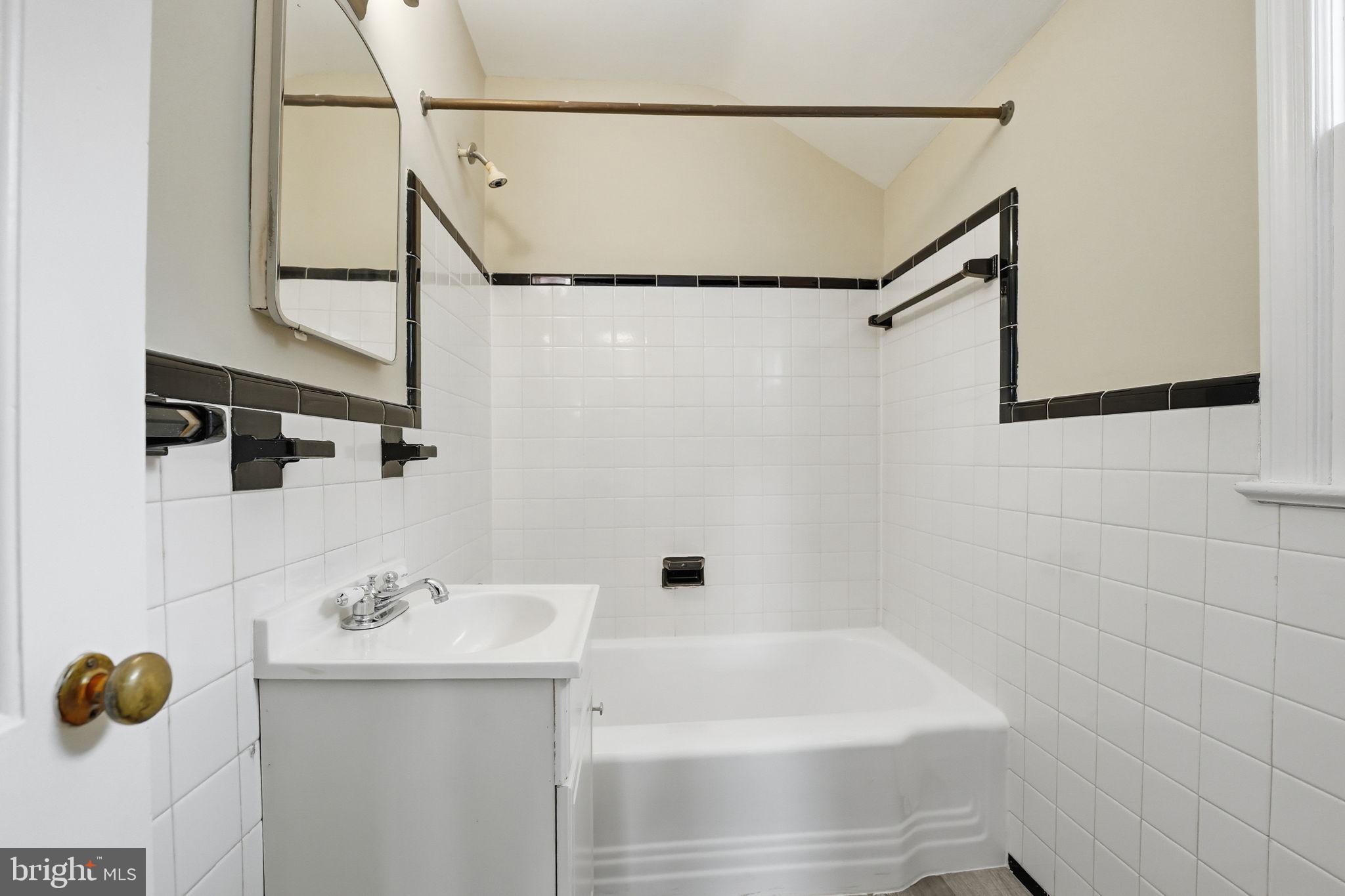 2127 PATRICK HENRY DRIVE