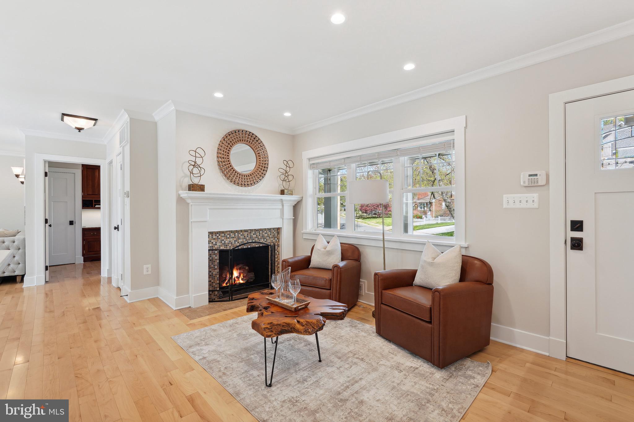 408 S Virginia Ave S