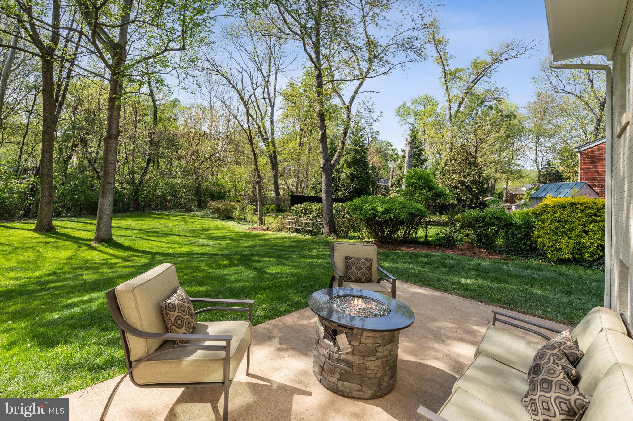 408 S Virginia Ave S