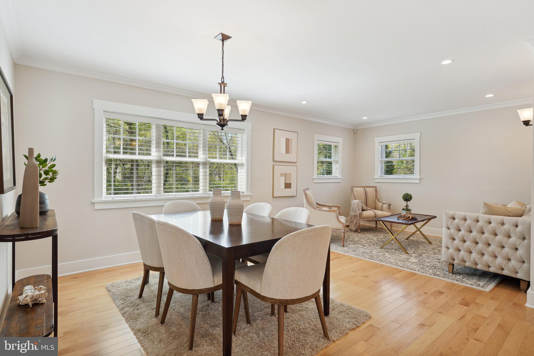 408 S Virginia Ave S