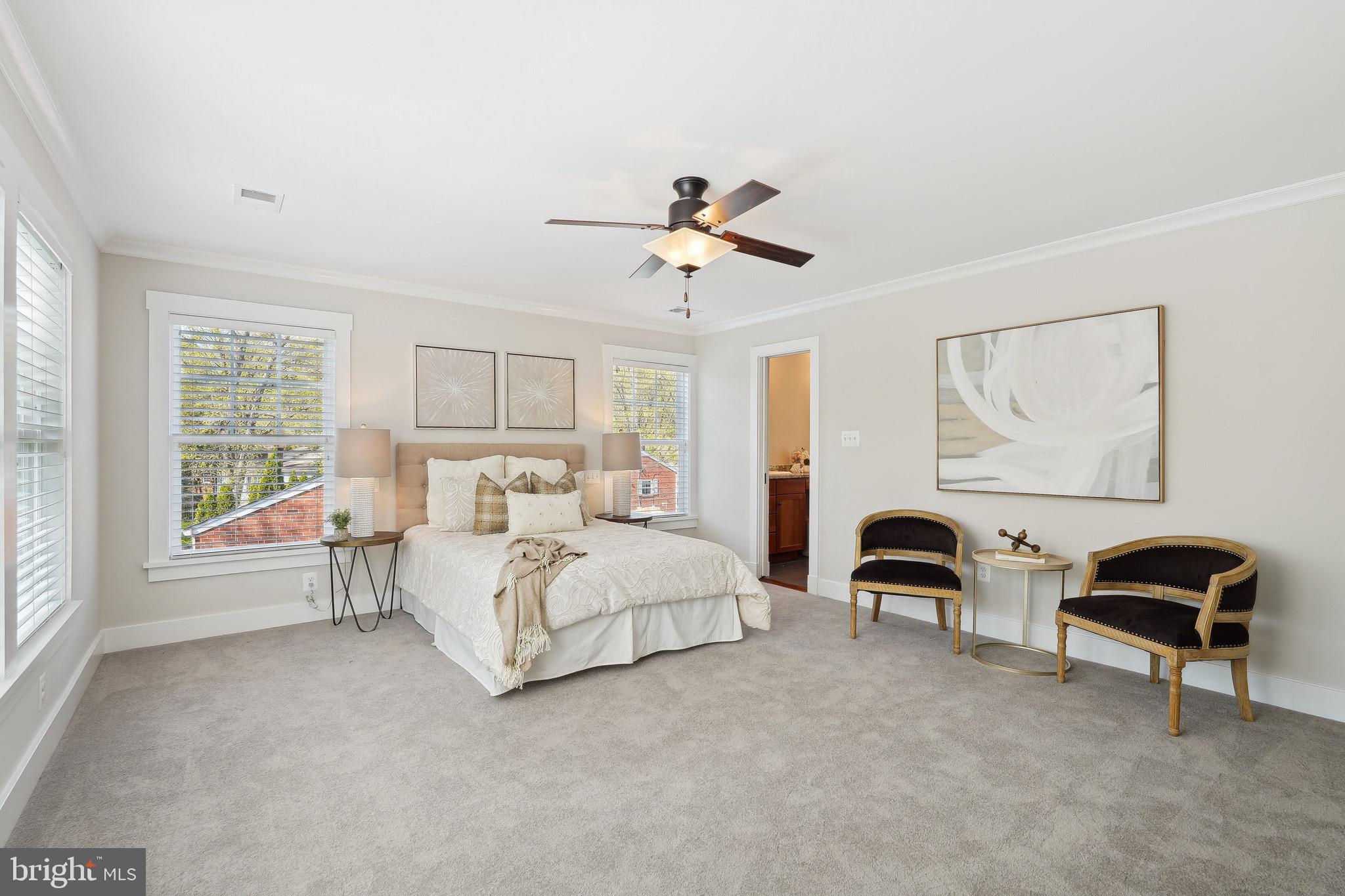 408 S Virginia Ave S