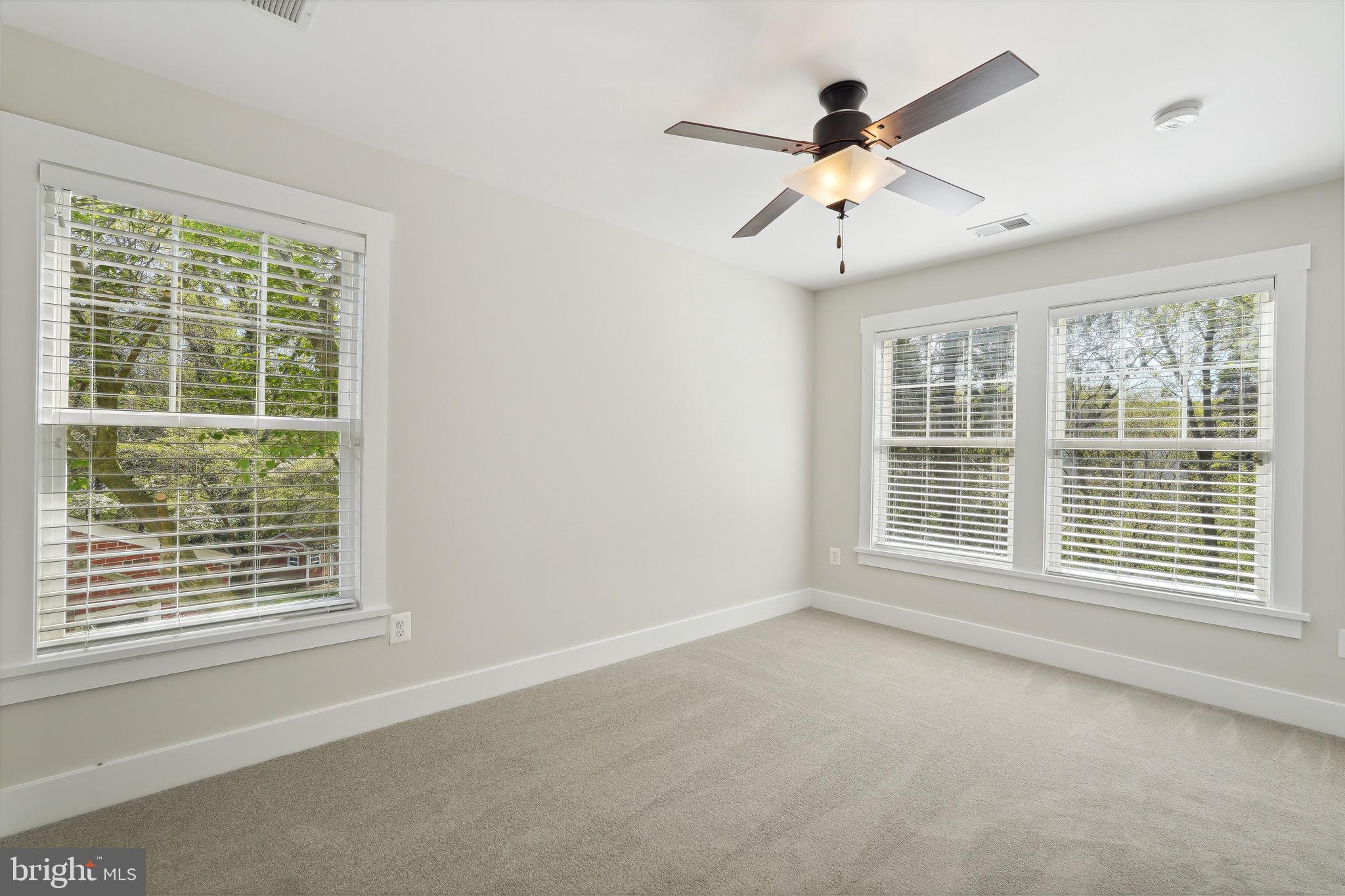 408 S Virginia Ave S