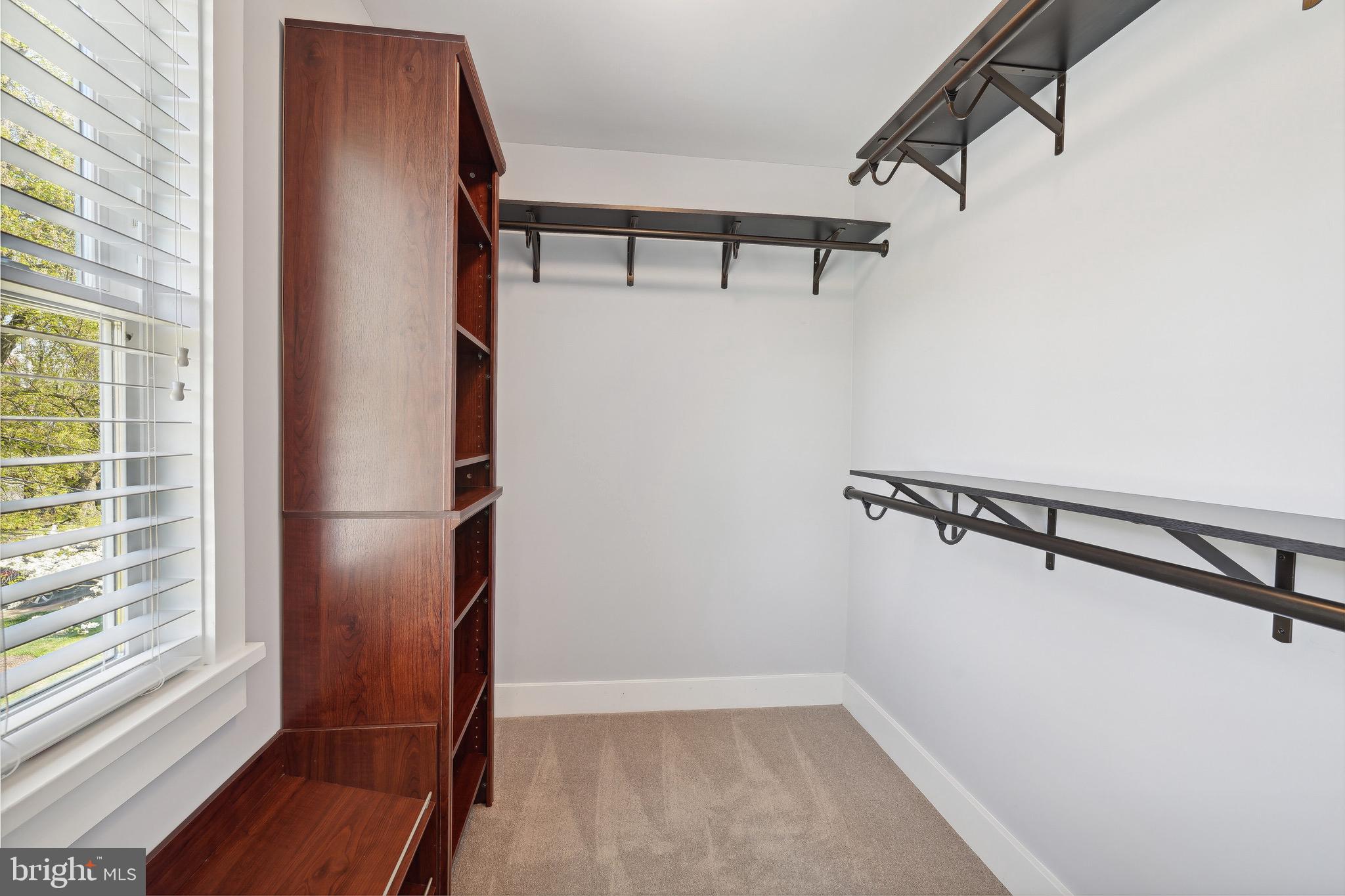 408 S Virginia Ave S