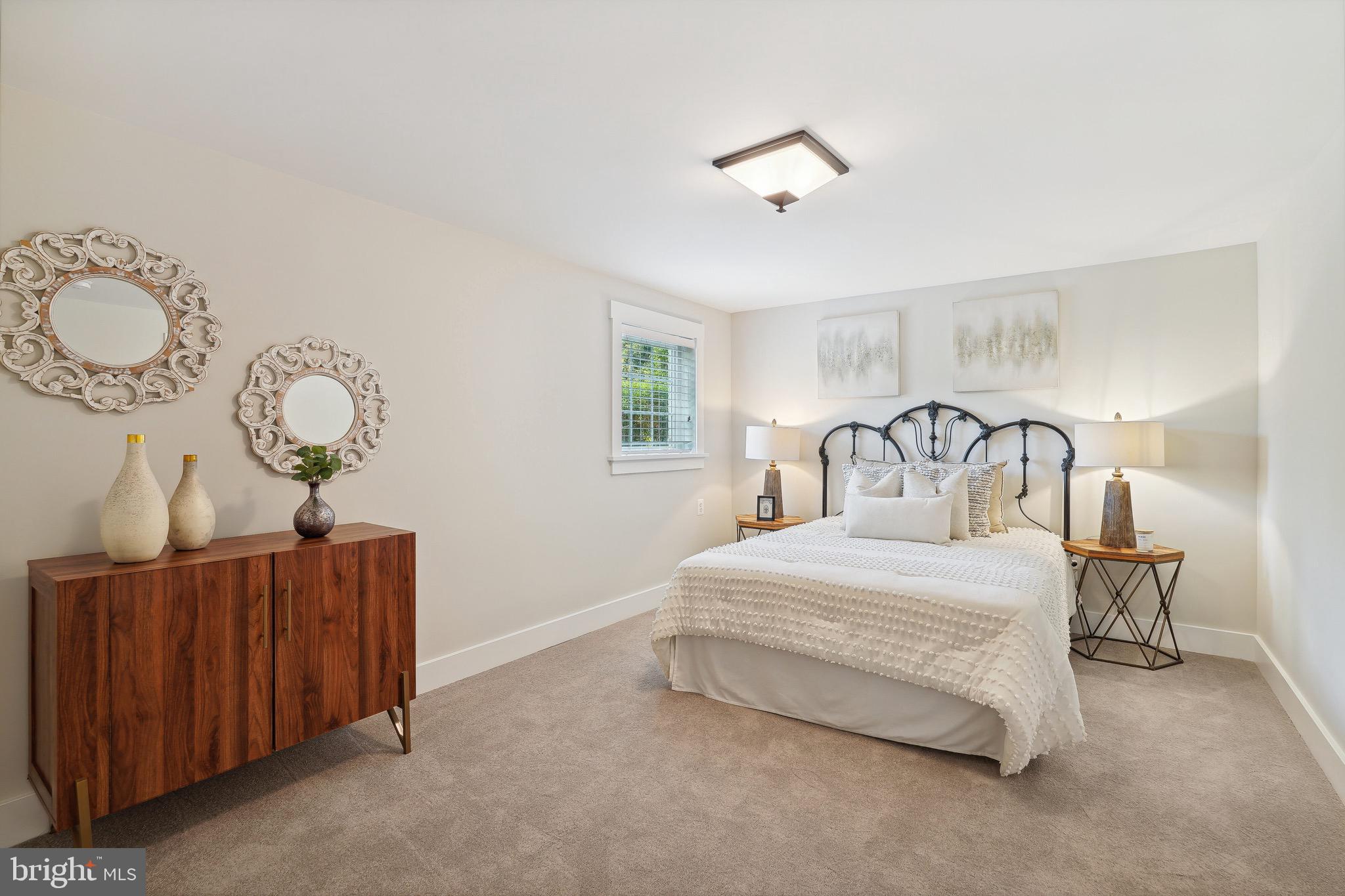 408 S Virginia Ave S