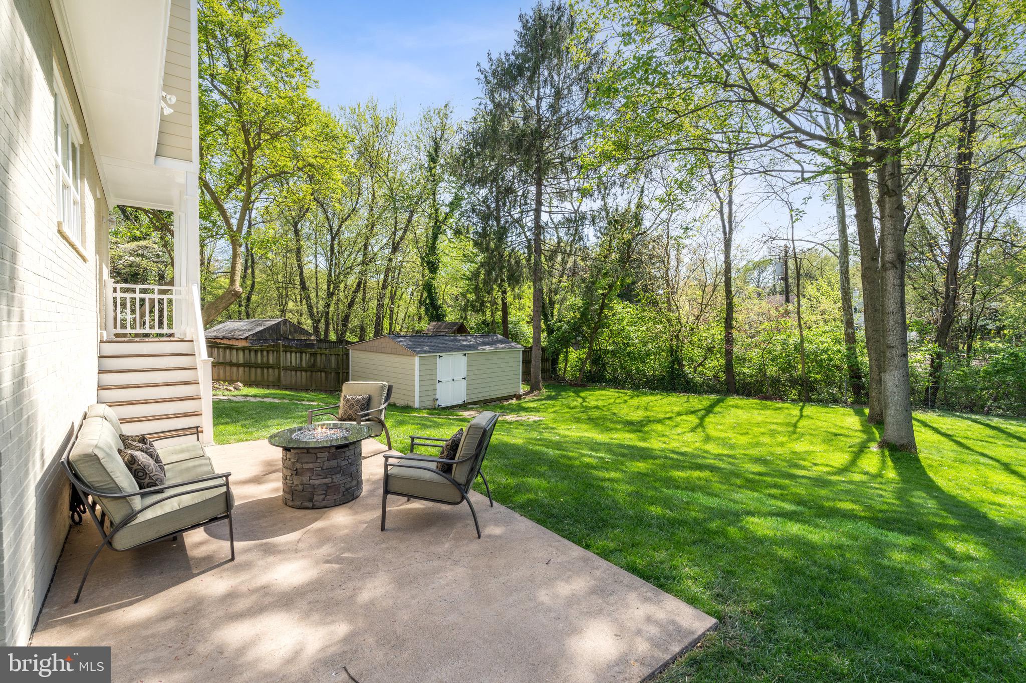 408 S Virginia Ave S