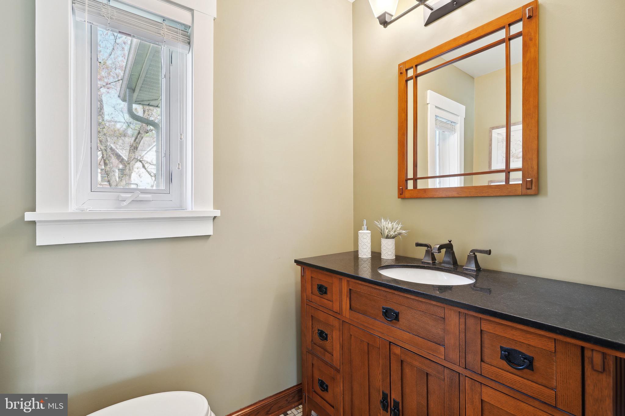 408 S Virginia Ave S