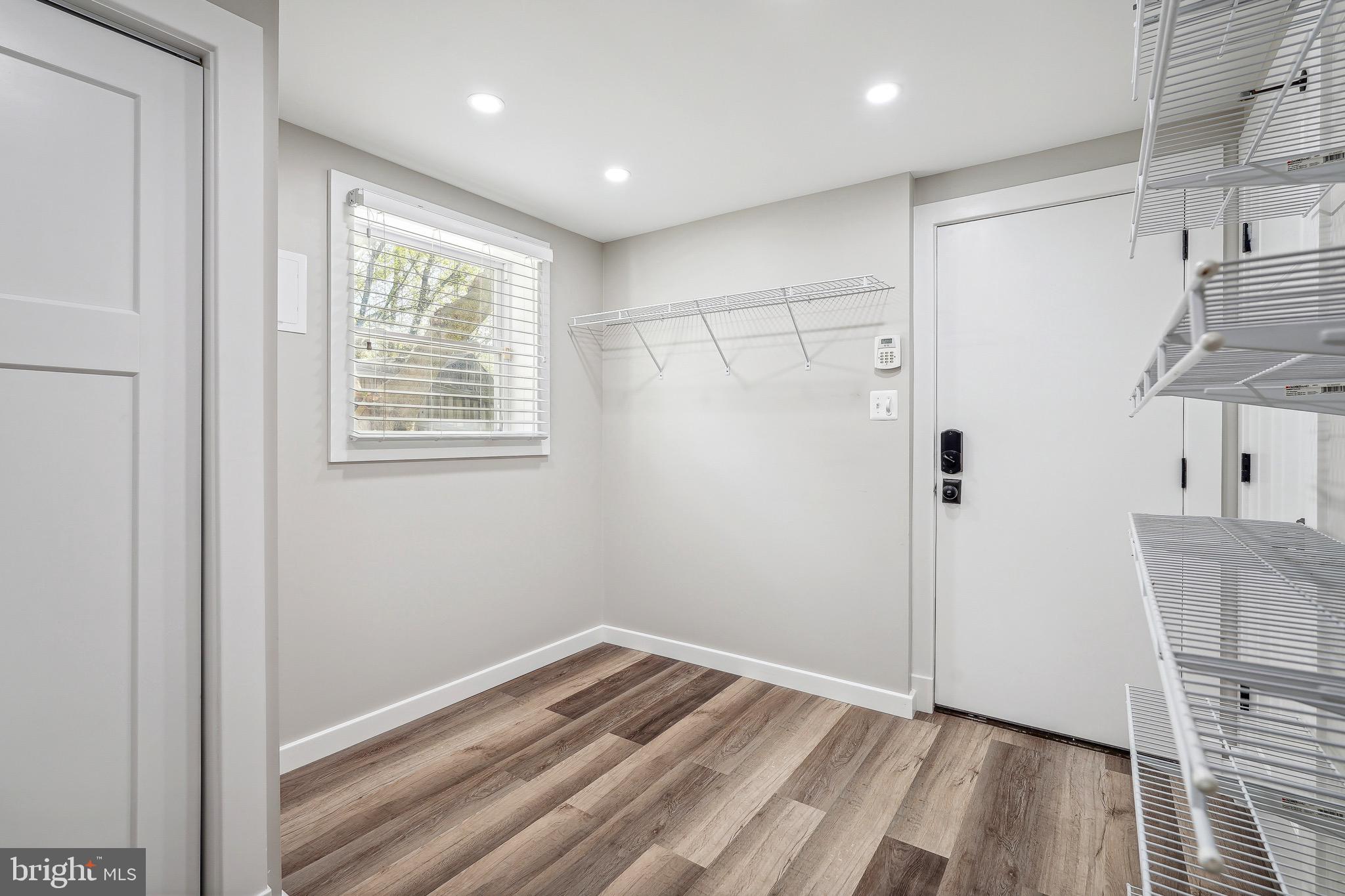 408 S Virginia Ave S