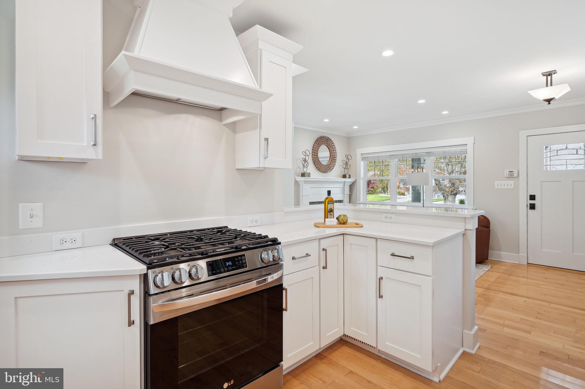 408 S Virginia Ave S