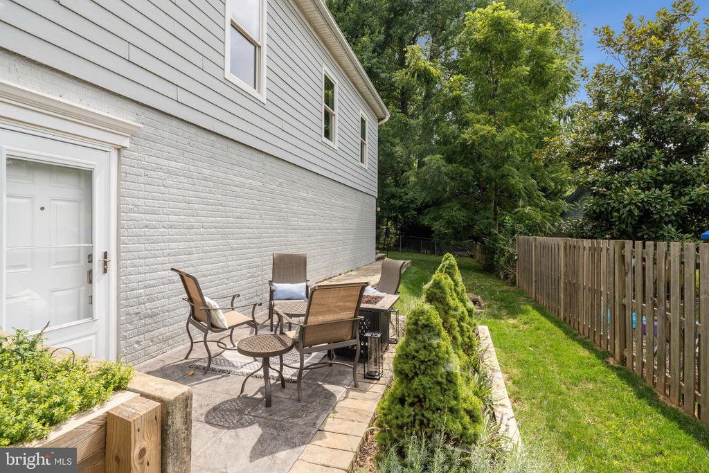 109 Hillier St