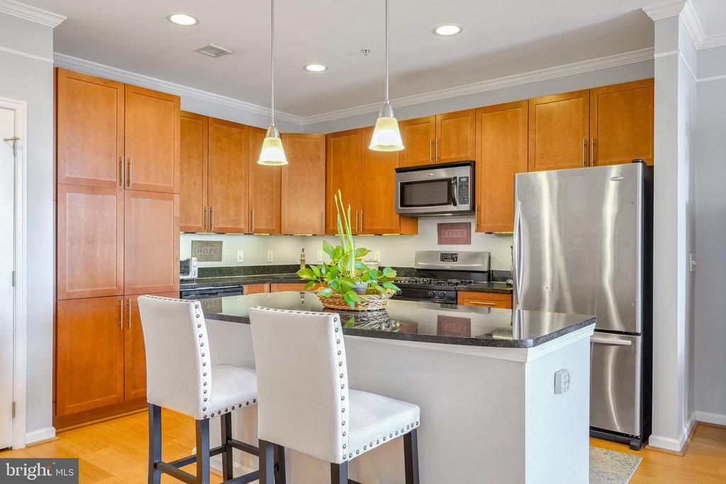 444 W Broad St #522